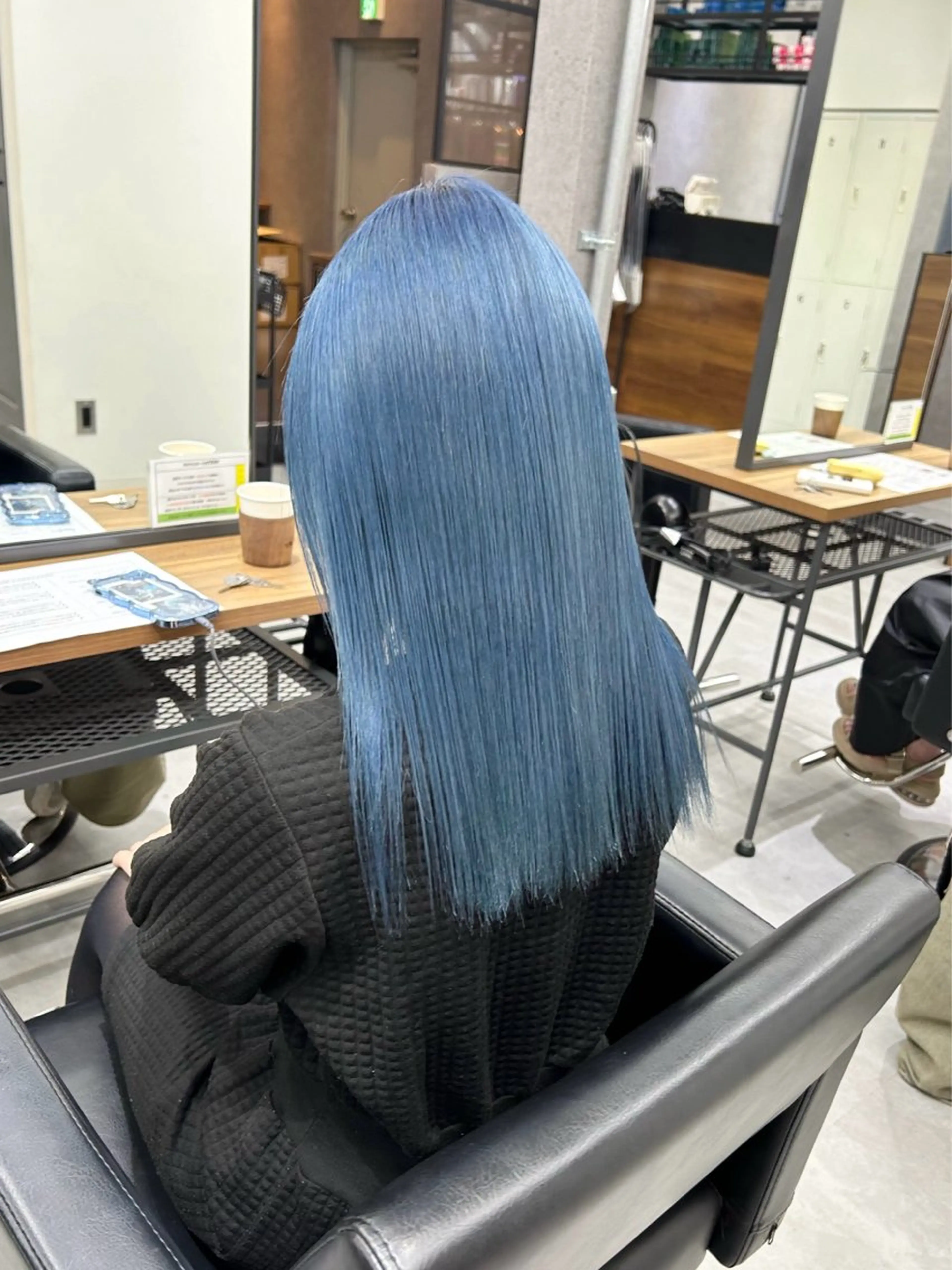 セミロング カラー ブリーチ ブルーカラー ヘアカラー トリートメント ENA💗ハイトーン /エクステ💗のヘアスタイル