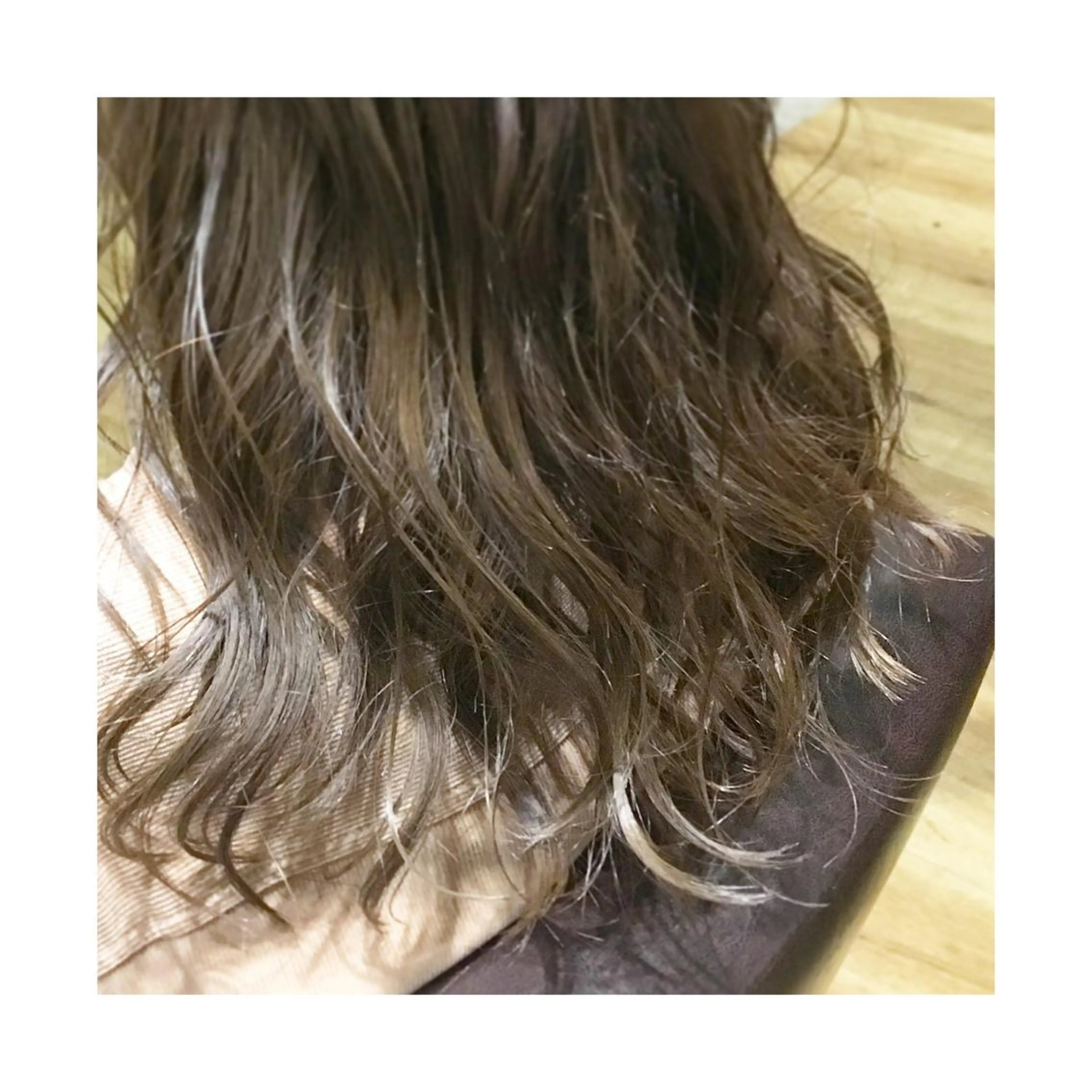 セミロング カラー グレージュ 竹内 康浩のヘアスタイル