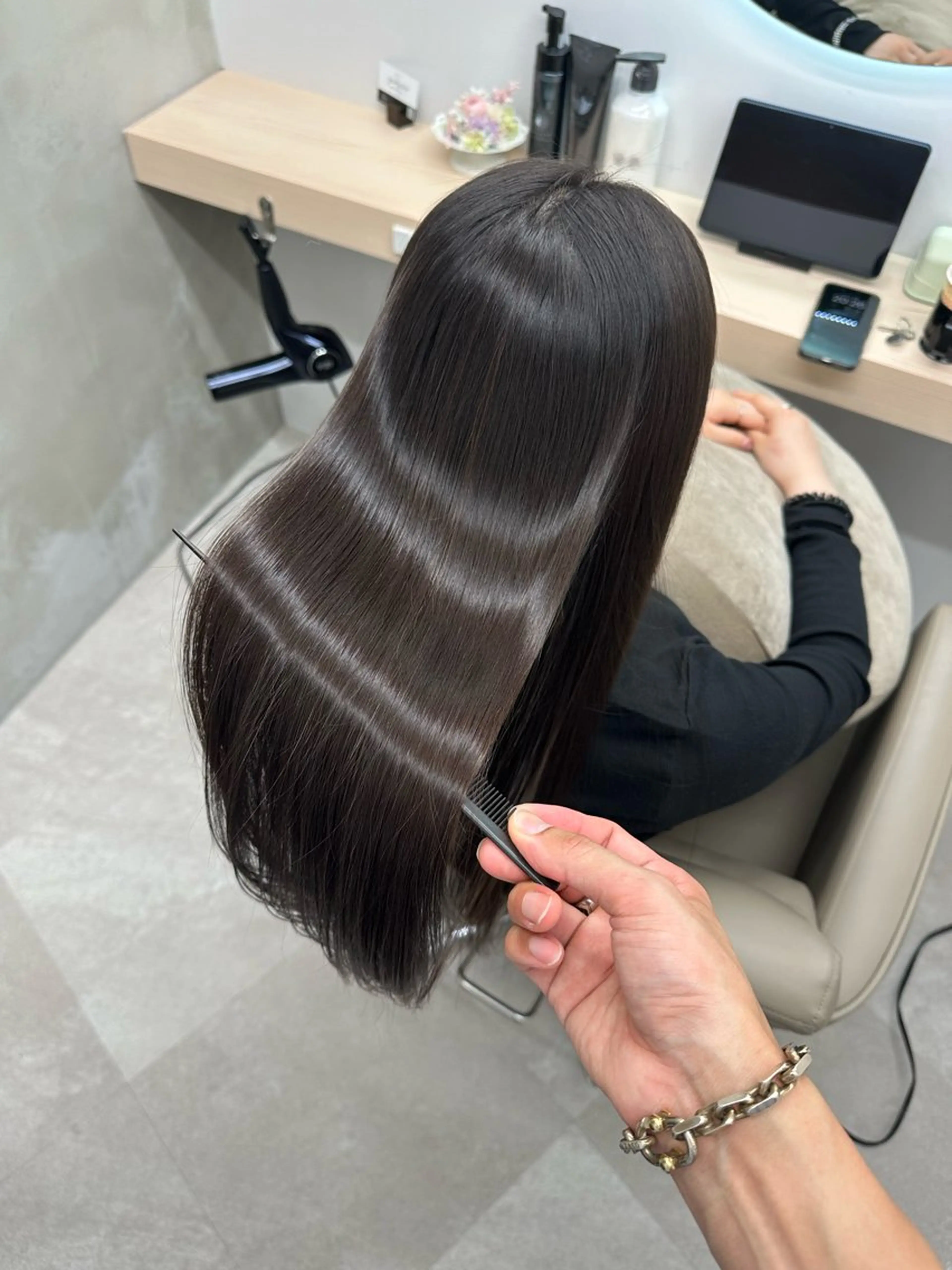 ロング カラー 縮毛矯正 トリートメント youres hair はなれ店所属・最高峰🌈髪質改善 縮毛矯正💖後藤のヘアスタイル