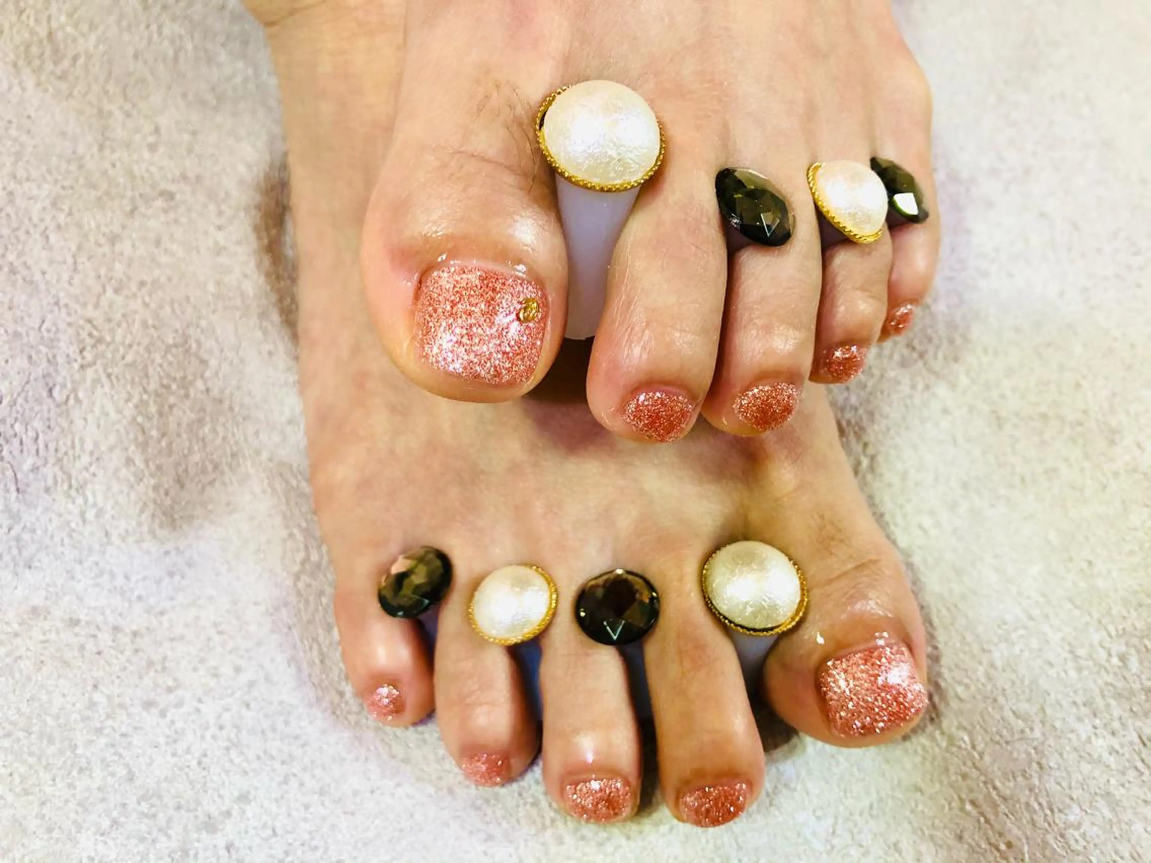 ネイル フットネイル キラキラネイル マグネットネイル ミラーネイル ワンカラーネイル Nnail所属・🌿Nnail🌿 プライベートサロンのネイルデザイン