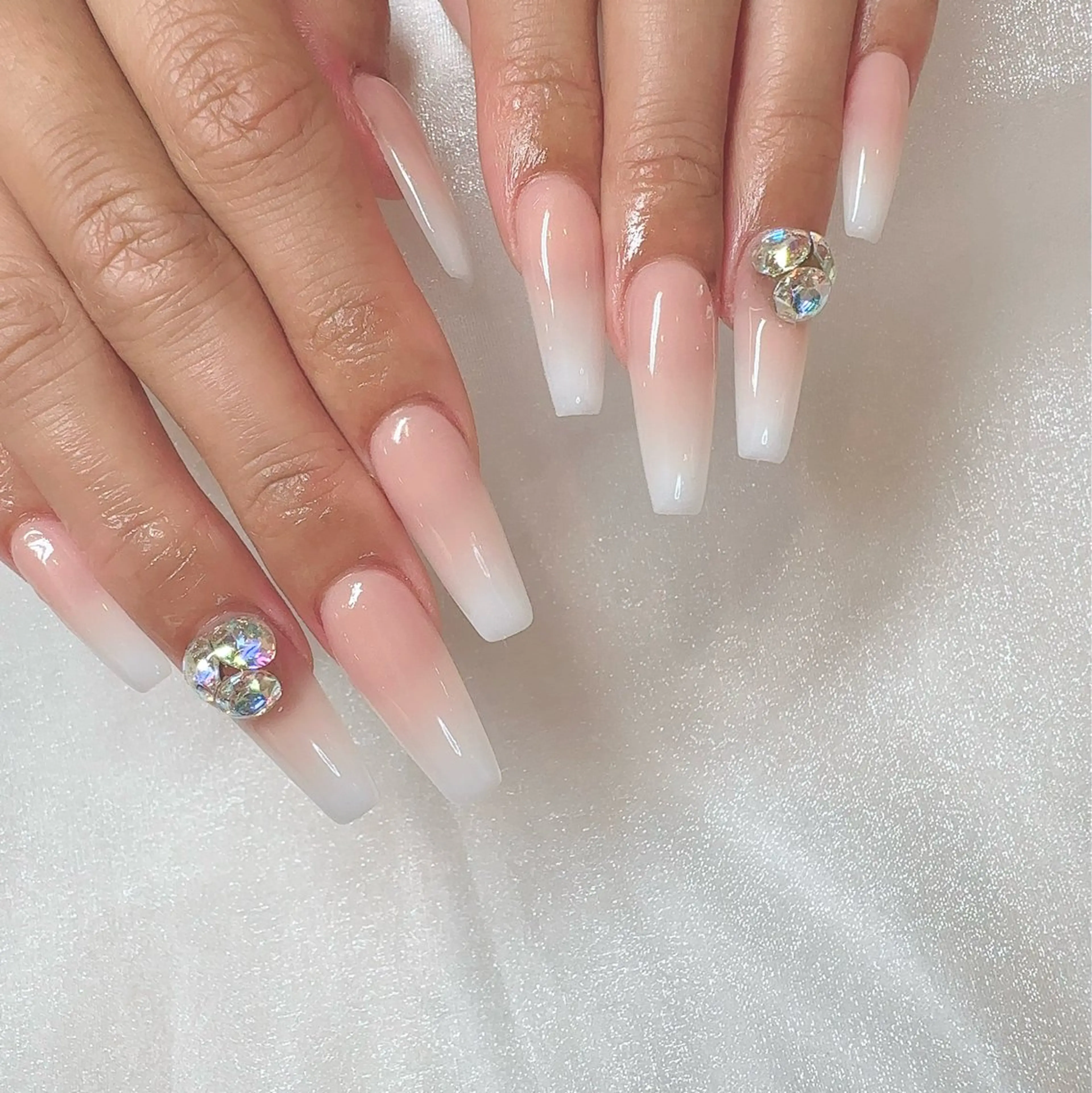 ネイル ストーンネイル ハンドネイル LOVE NAIL 店長　MIKAのネイルデザイン