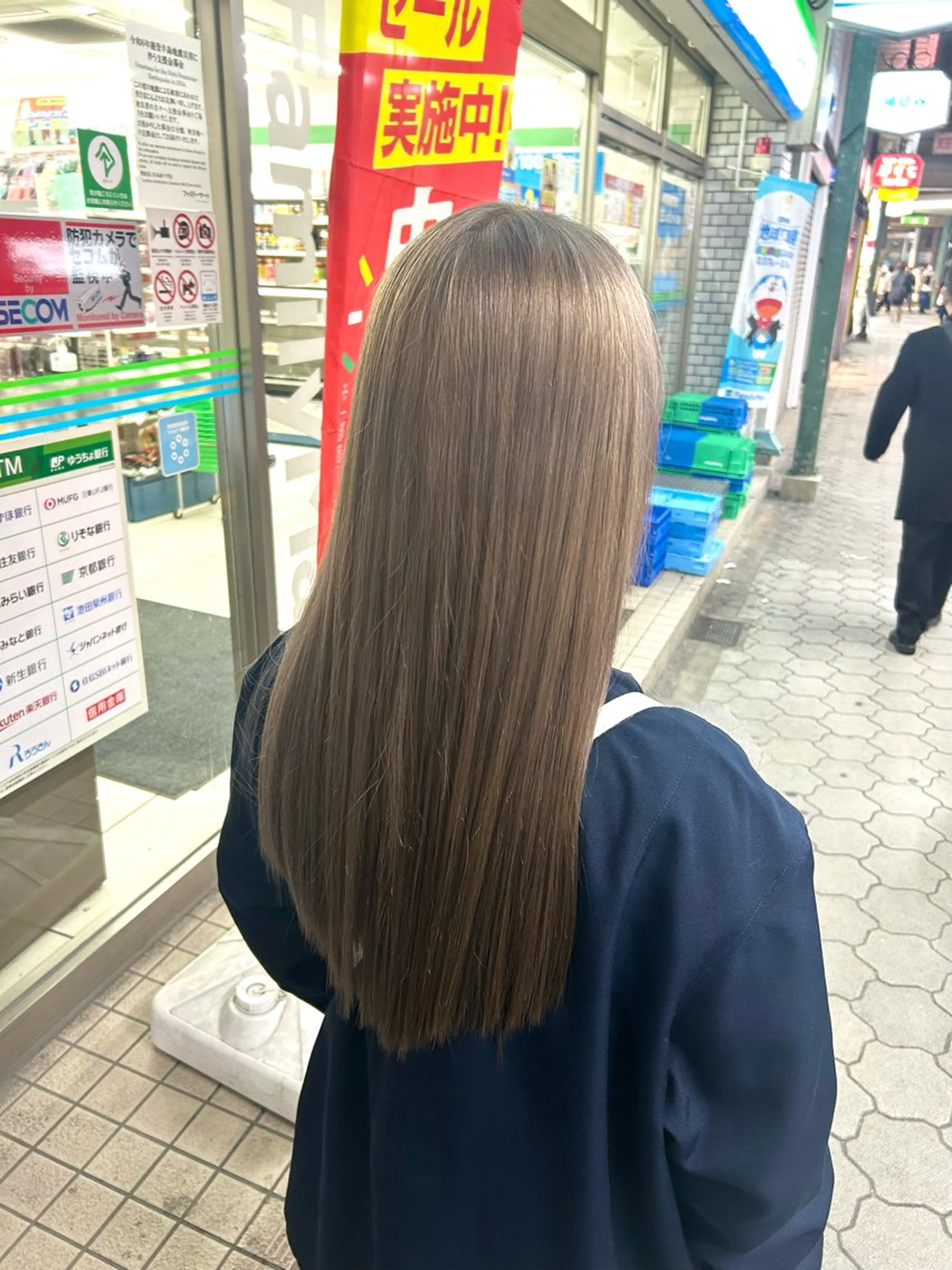 ロング あやめ🪽 オリーブ/ハイトーンのヘアスタイル