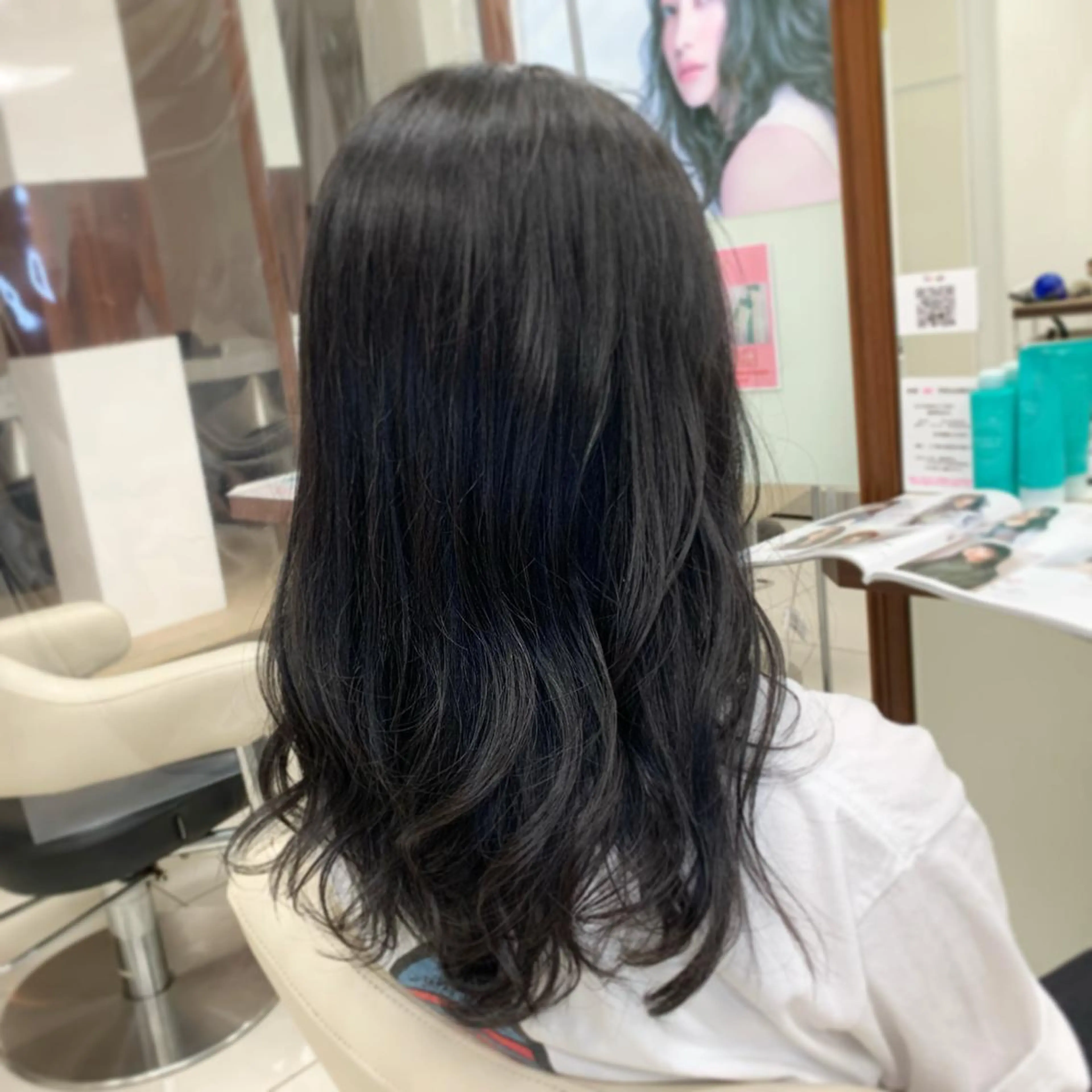 セミロング カラー ally新百合ヶ丘 フジムラユウスケのヘアスタイル