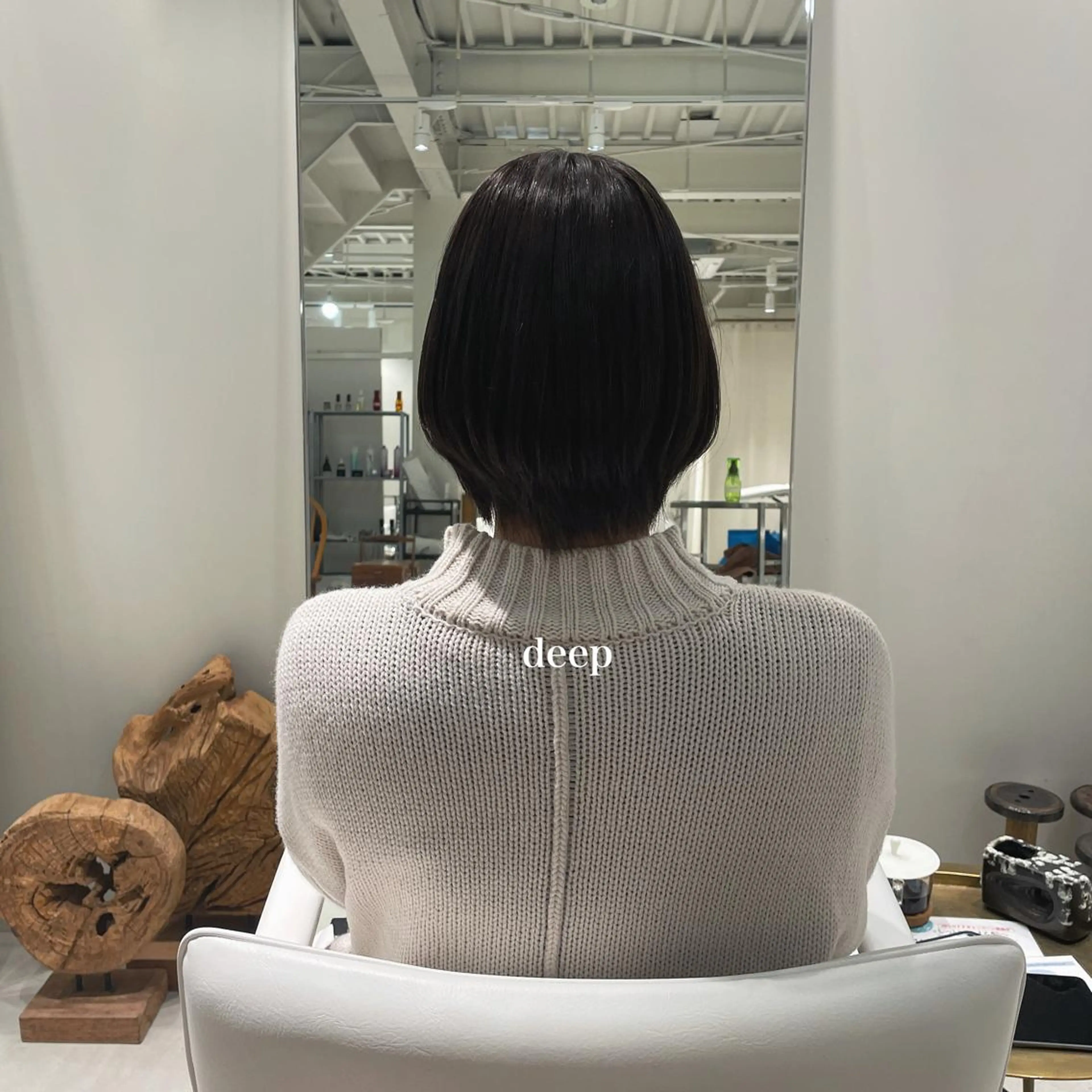 ショート カラー 透明感カラー 峯崎 葵のヘアスタイル