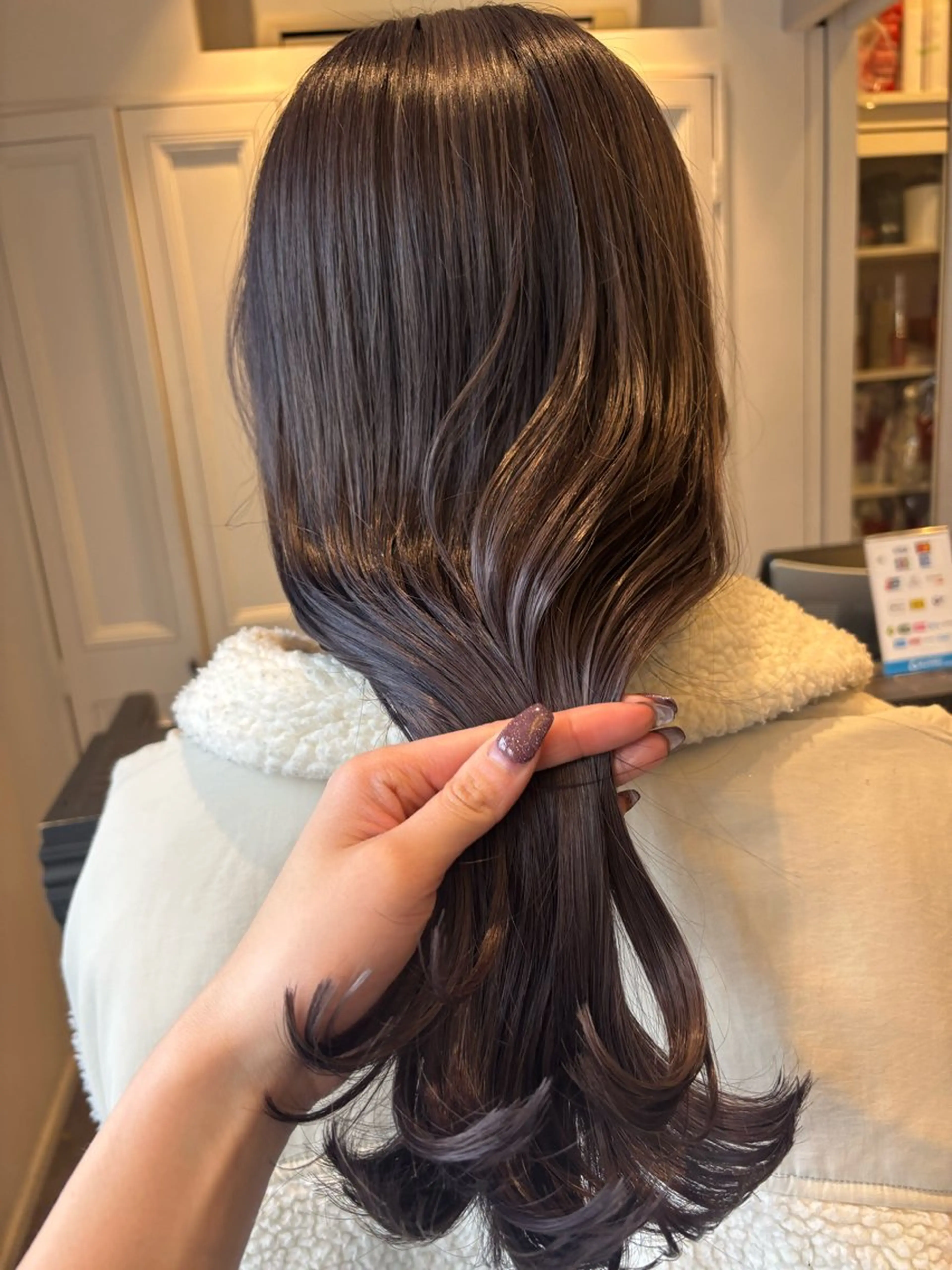 セミロング カラー カット ヘアカラー トリートメント 栗林 茉那のヘアスタイル