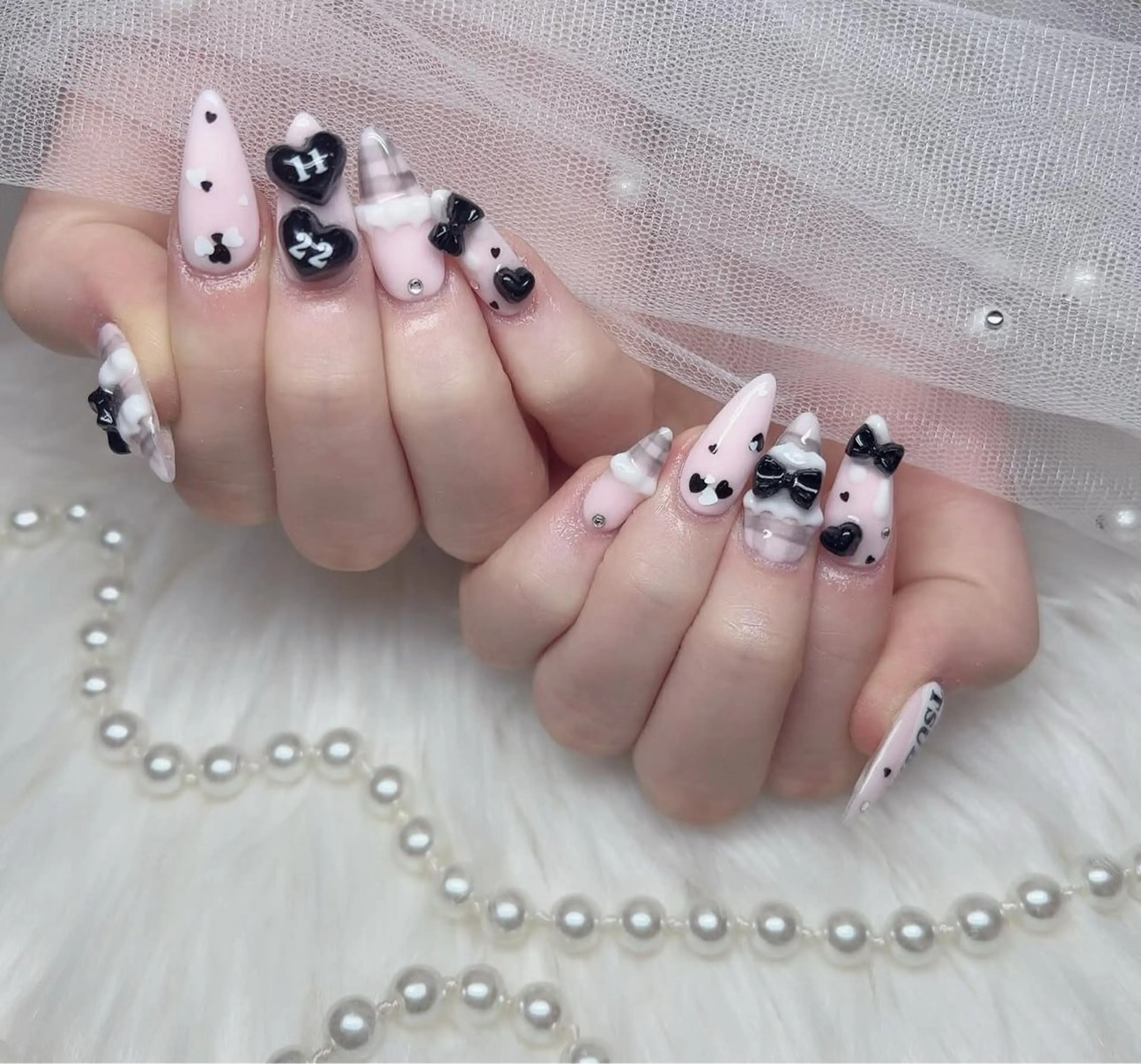 カラー クリスマス ハンドネイル LilyLala Nailsalonのネイルデザイン