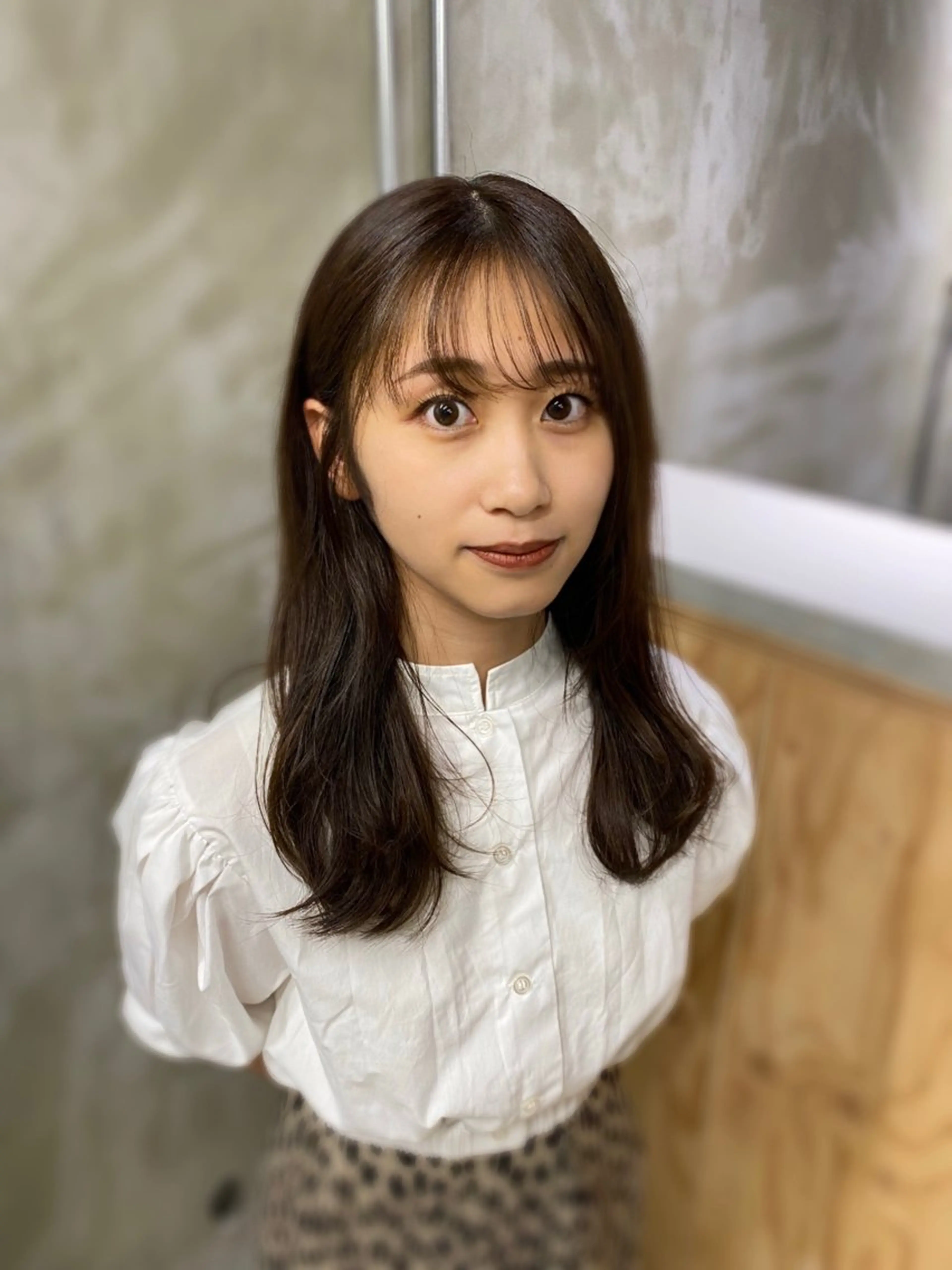 ロング カラー ベージュカラー ブリーチ 透明感カラー ブリーチなしカラー オリーブベージュ ume所属・LILi リリのヘアスタイル