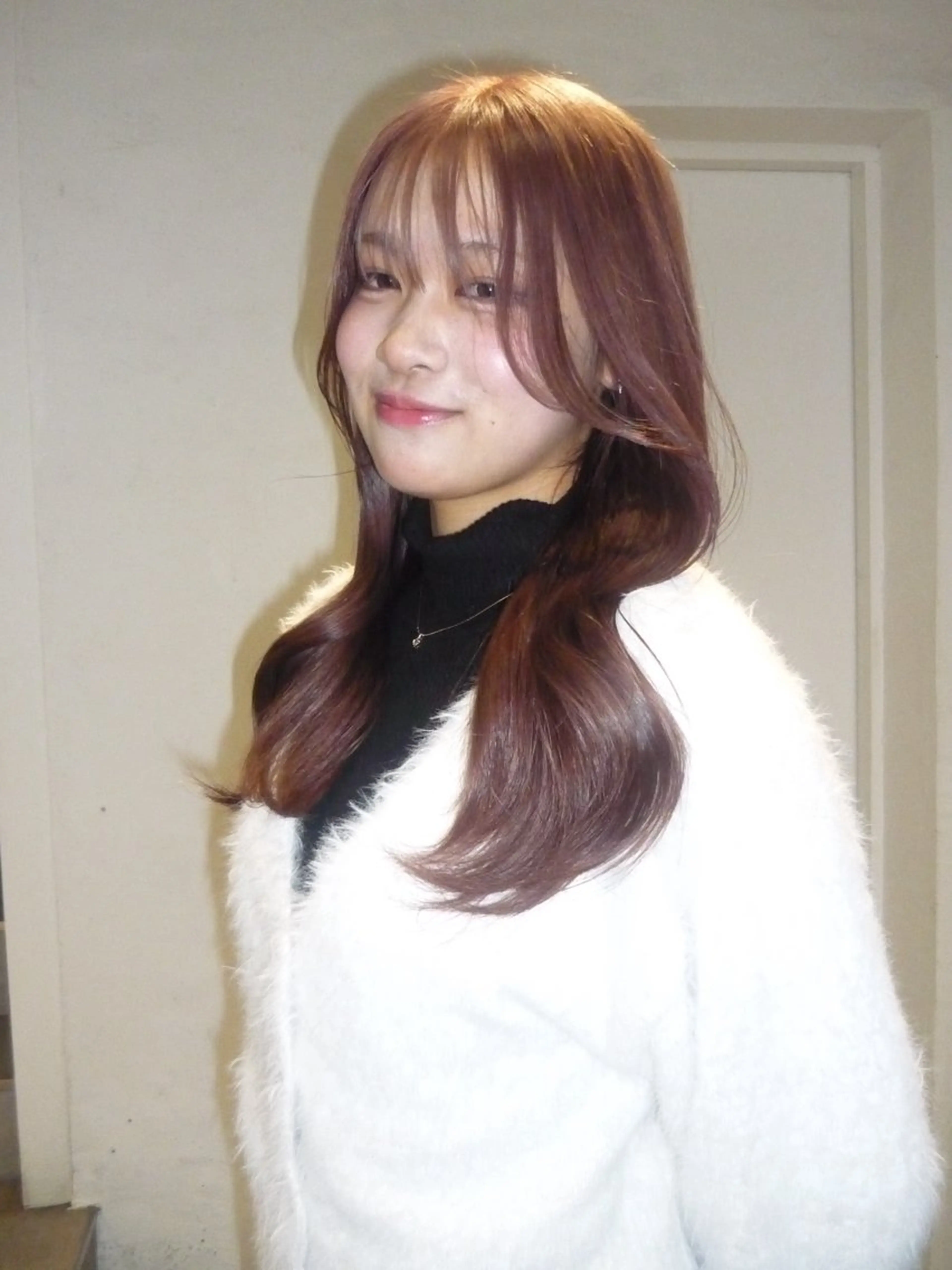 ミディアム カラー ヘアカラー トリートメント 🌟暖色系ハイトーン 🌟AIのヘアスタイル