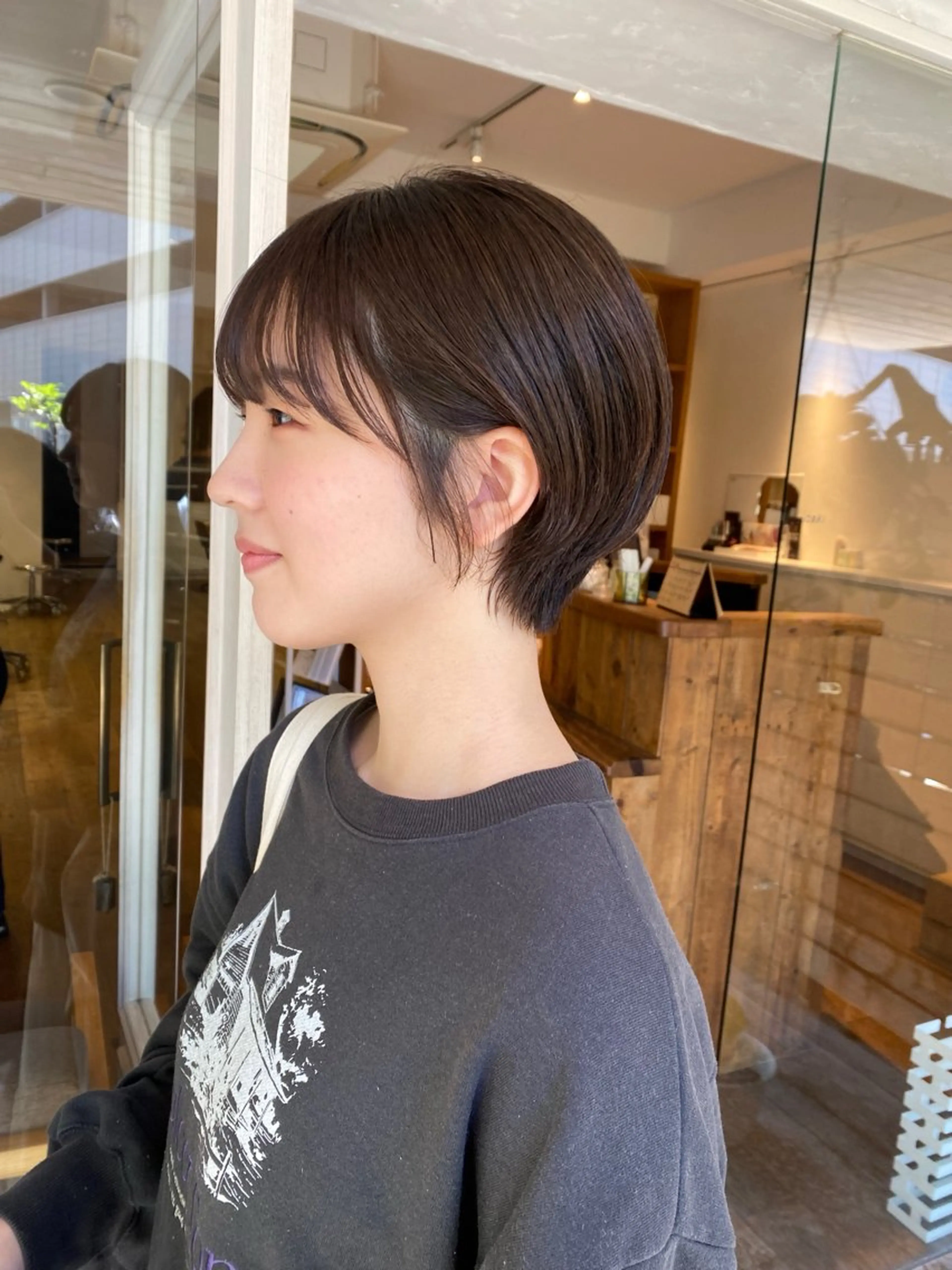 ショート BELLA TOMOMIのヘアスタイル