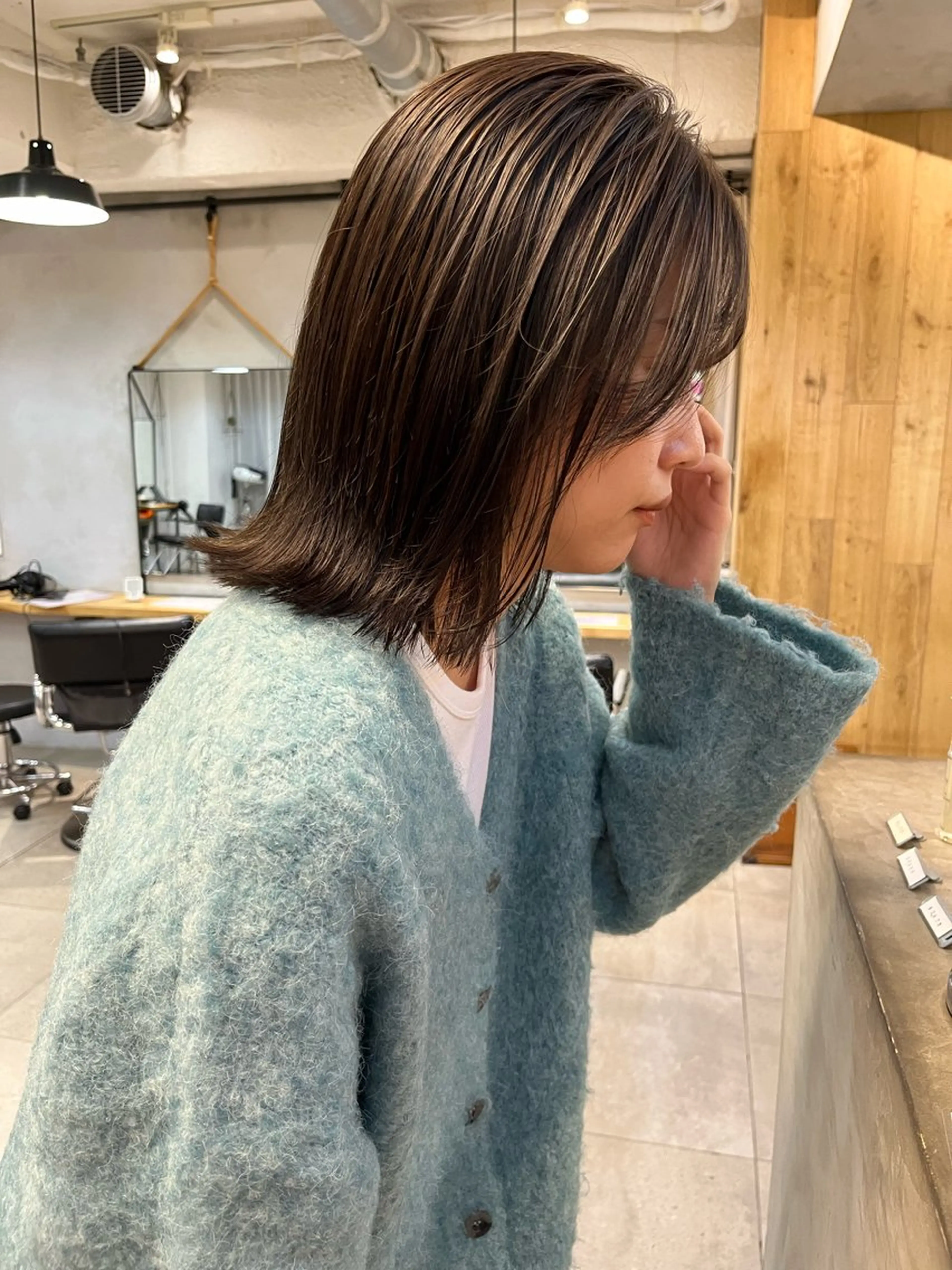 ミディアム カラー ベージュカラー 透明感カラー ヘアカラー トリートメント スッと馴染むhair /ヨシダトモキのヘアスタイル