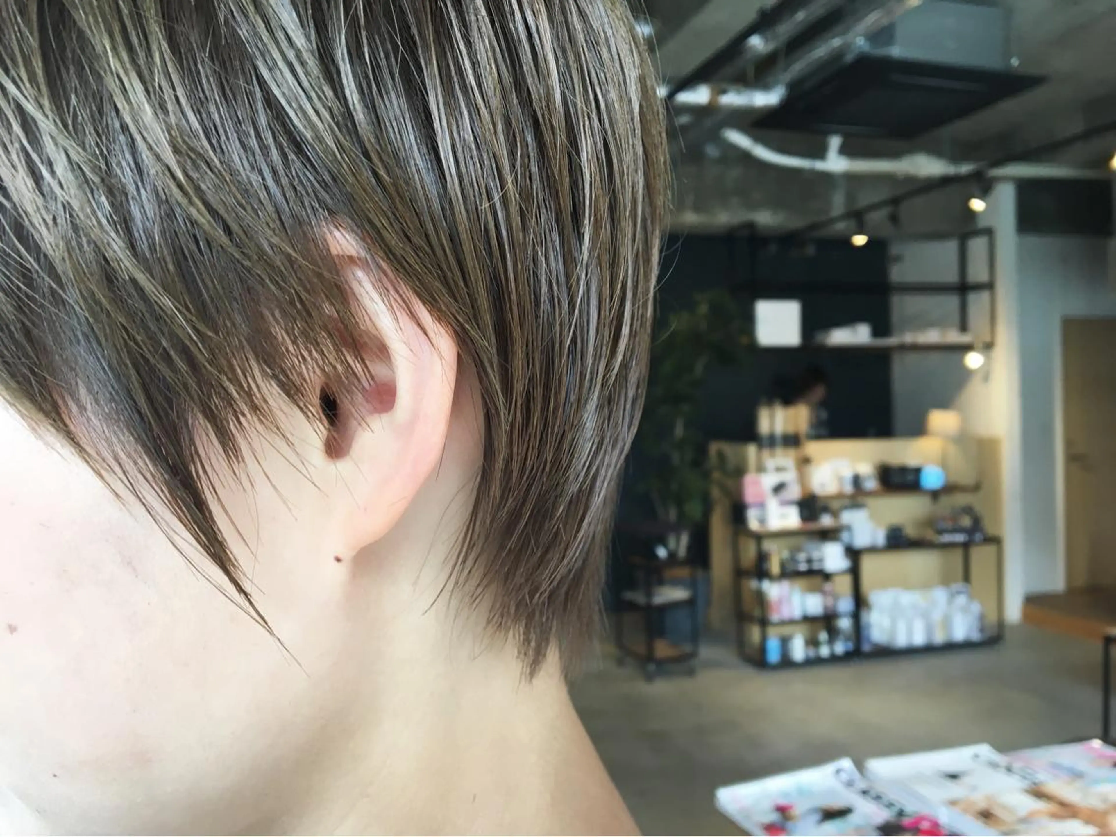 ショート カラー カット ヘアカラー トリートメント 岡本 一平のヘアスタイル