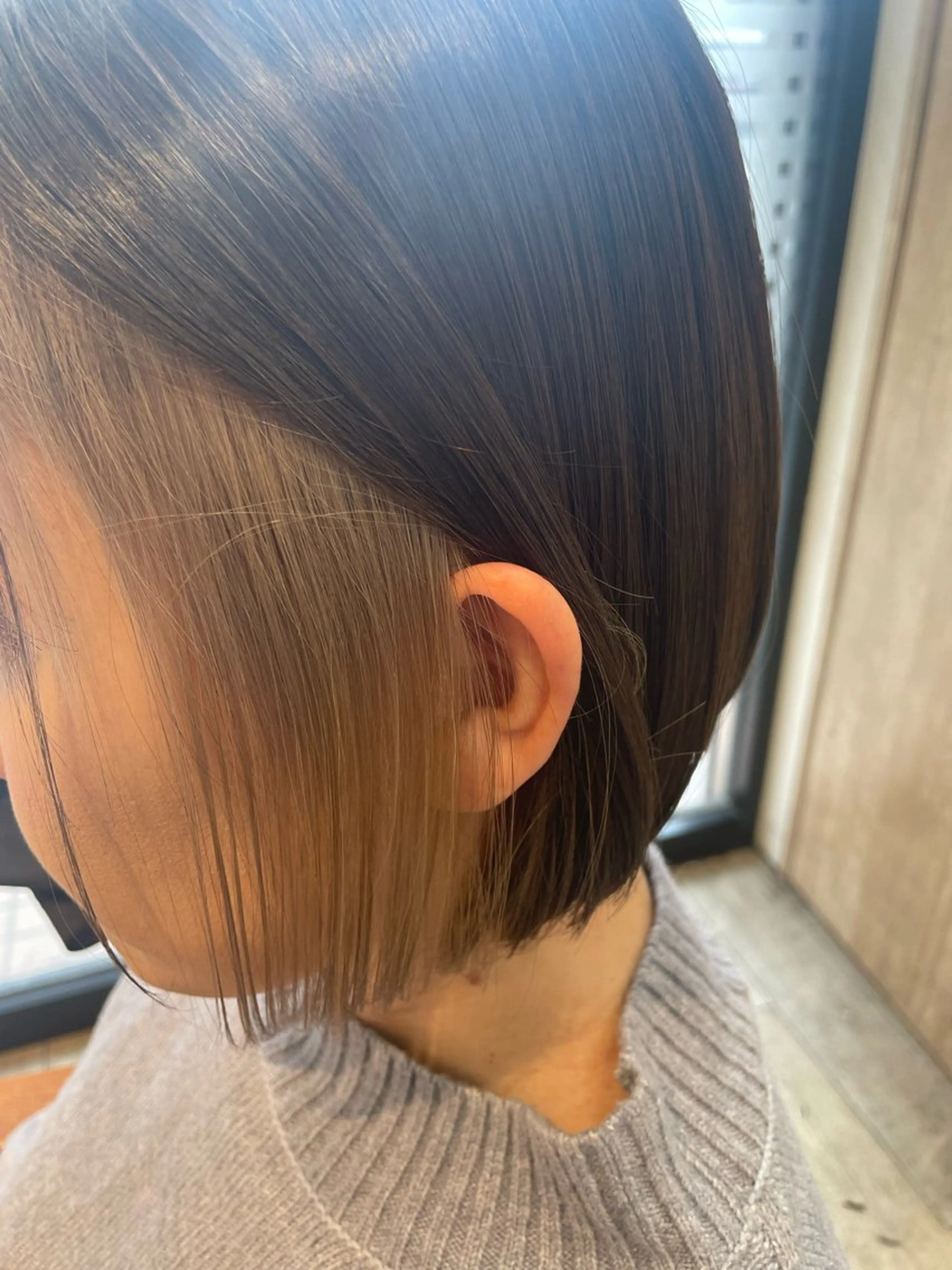 ショート カラー ベージュカラー イヤリングカラー インナーカラー ボブ ✨横須賀髪質改善✨️ 加藤 百音のヘアスタイル