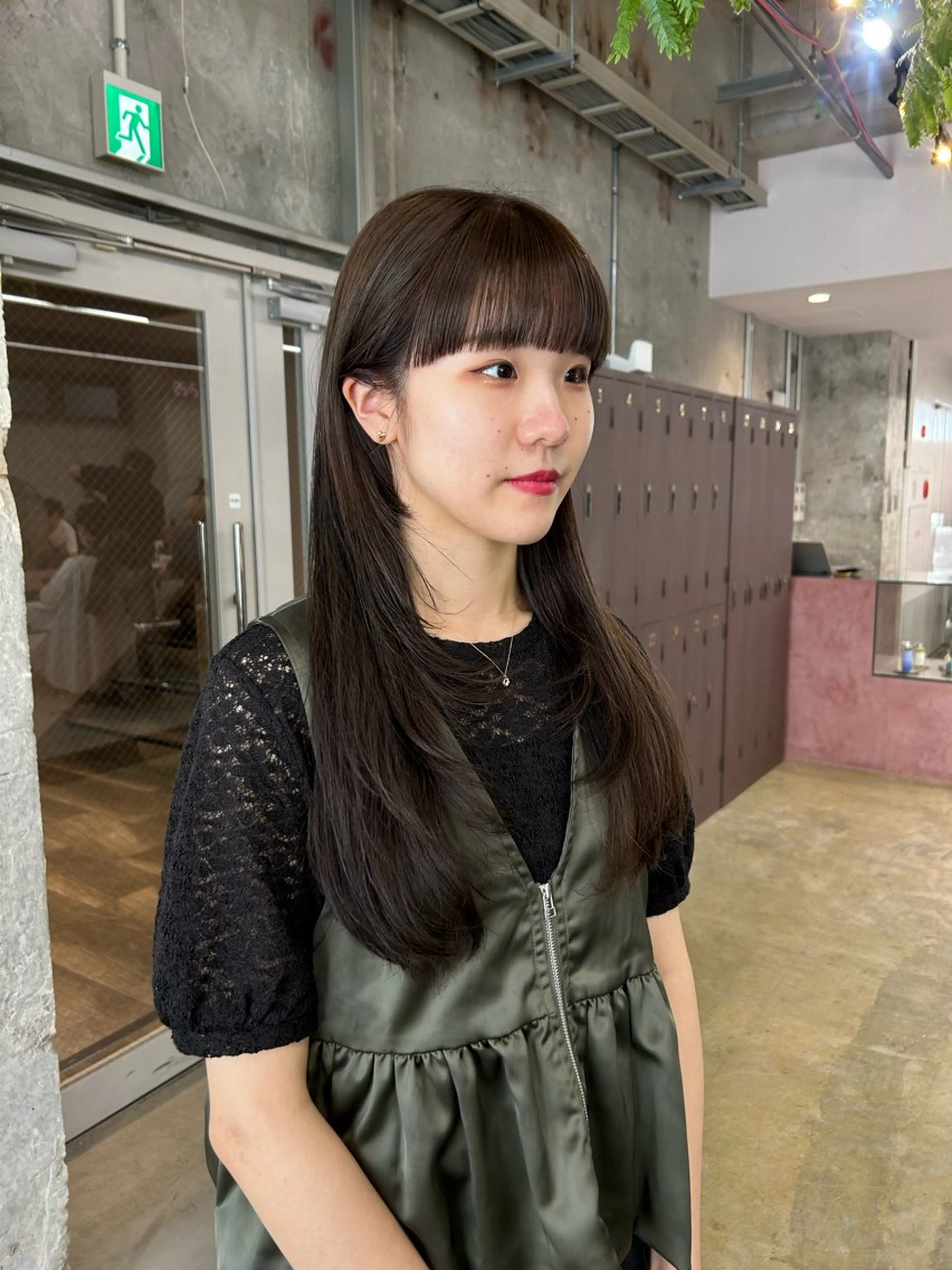 ロング カラー ブリーチ グレージュ オリーブグレージュ オリーブグレー カット ヘアカラー 小川真歩/パーマ /暖色オリーブのヘアスタイル