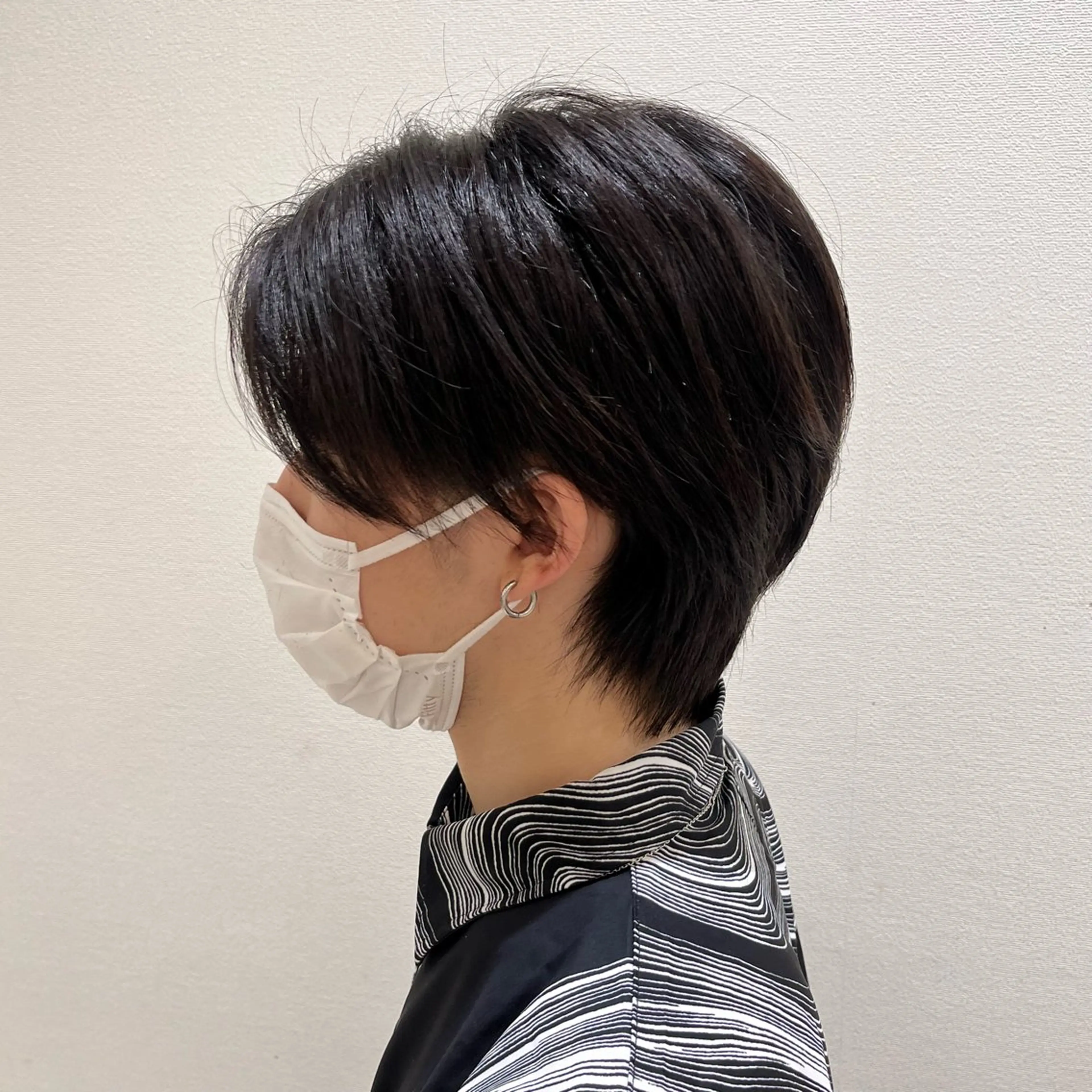 ショート メンズ カット ナチュラル暖色カラー 🤎 佐藤栞のヘアスタイル