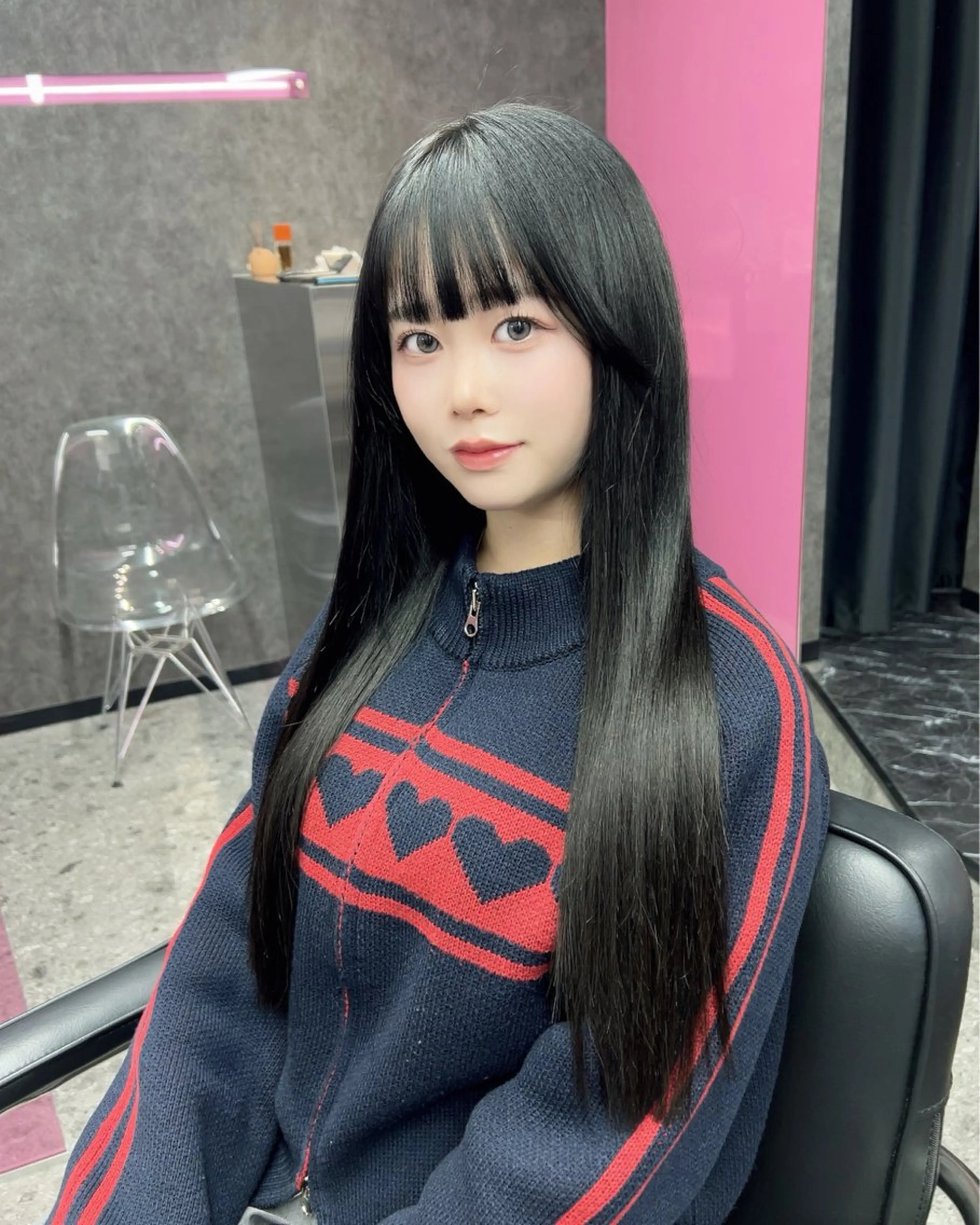 ロング カラー 黒髪 グレーブラック エクステ エクステ LANDS所属・nanaka 🤍韓国ワンホンヘアのヘアスタイル