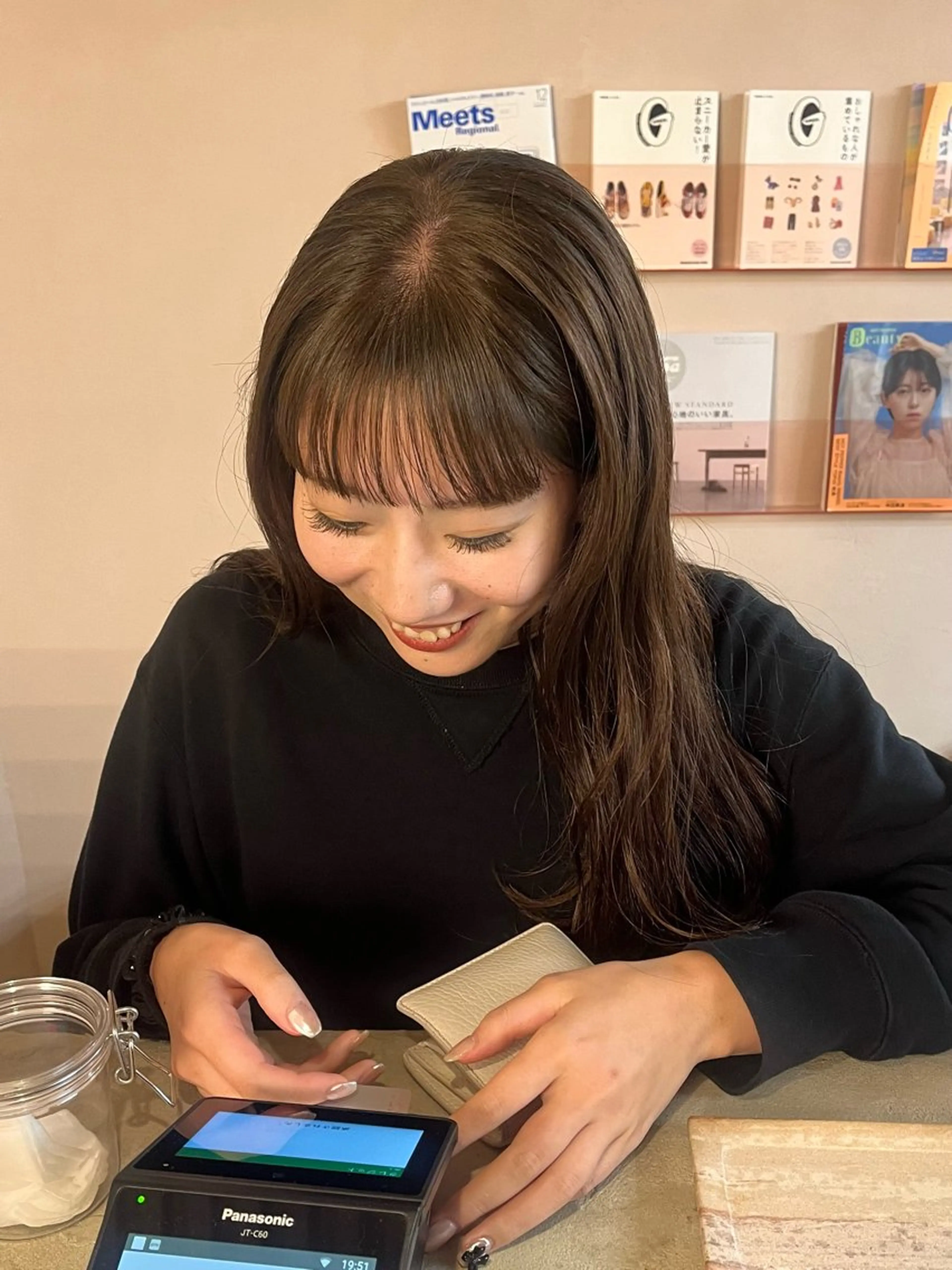 セミロング カラー ブリーチ ダブルカラー ブリーチなしカラー カット ヘアカラー トリートメント iru所属・mi kiのヘアスタイル