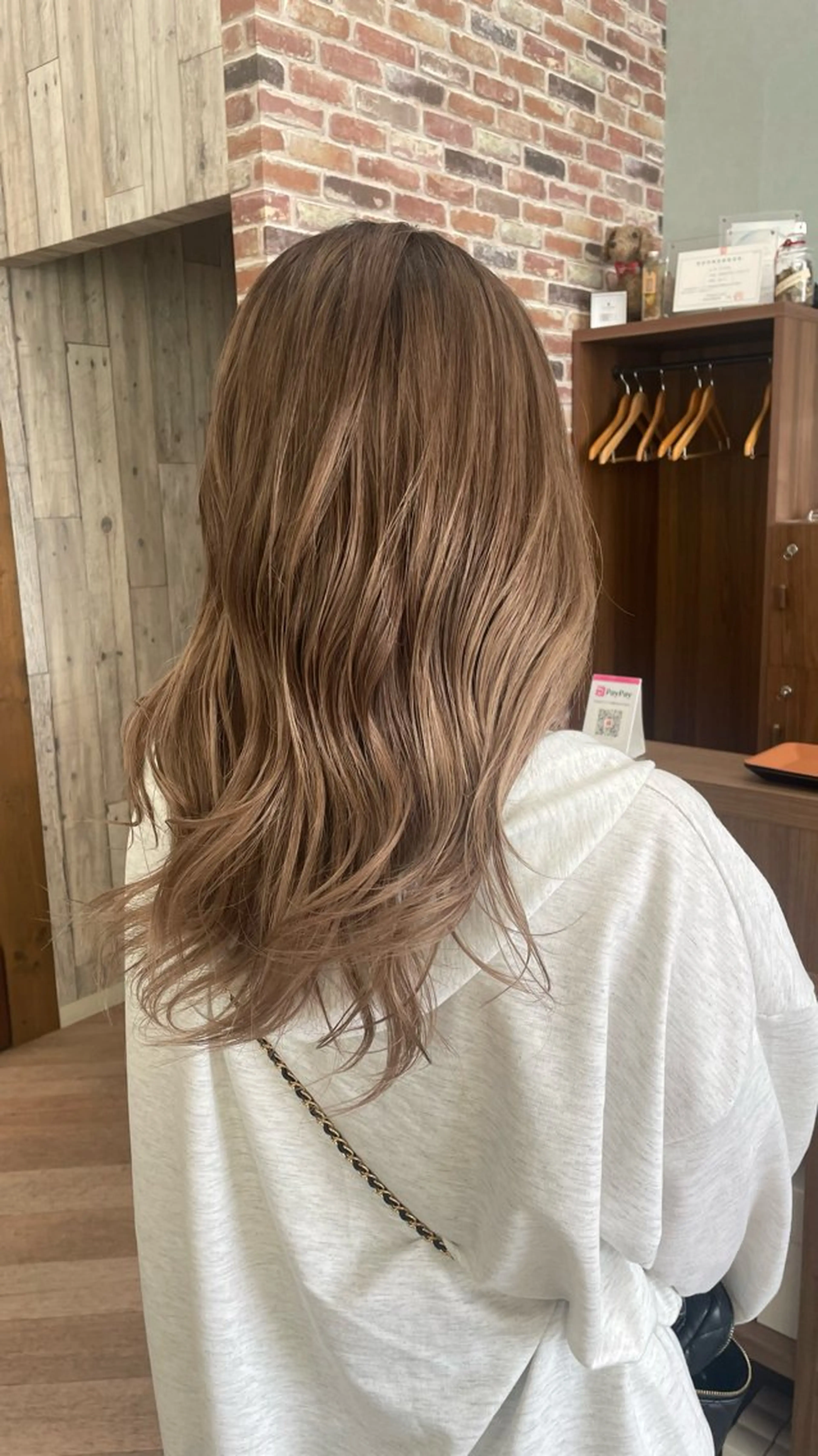 セミロング ヘアカラー シミズ カエデ🍁のヘアスタイル