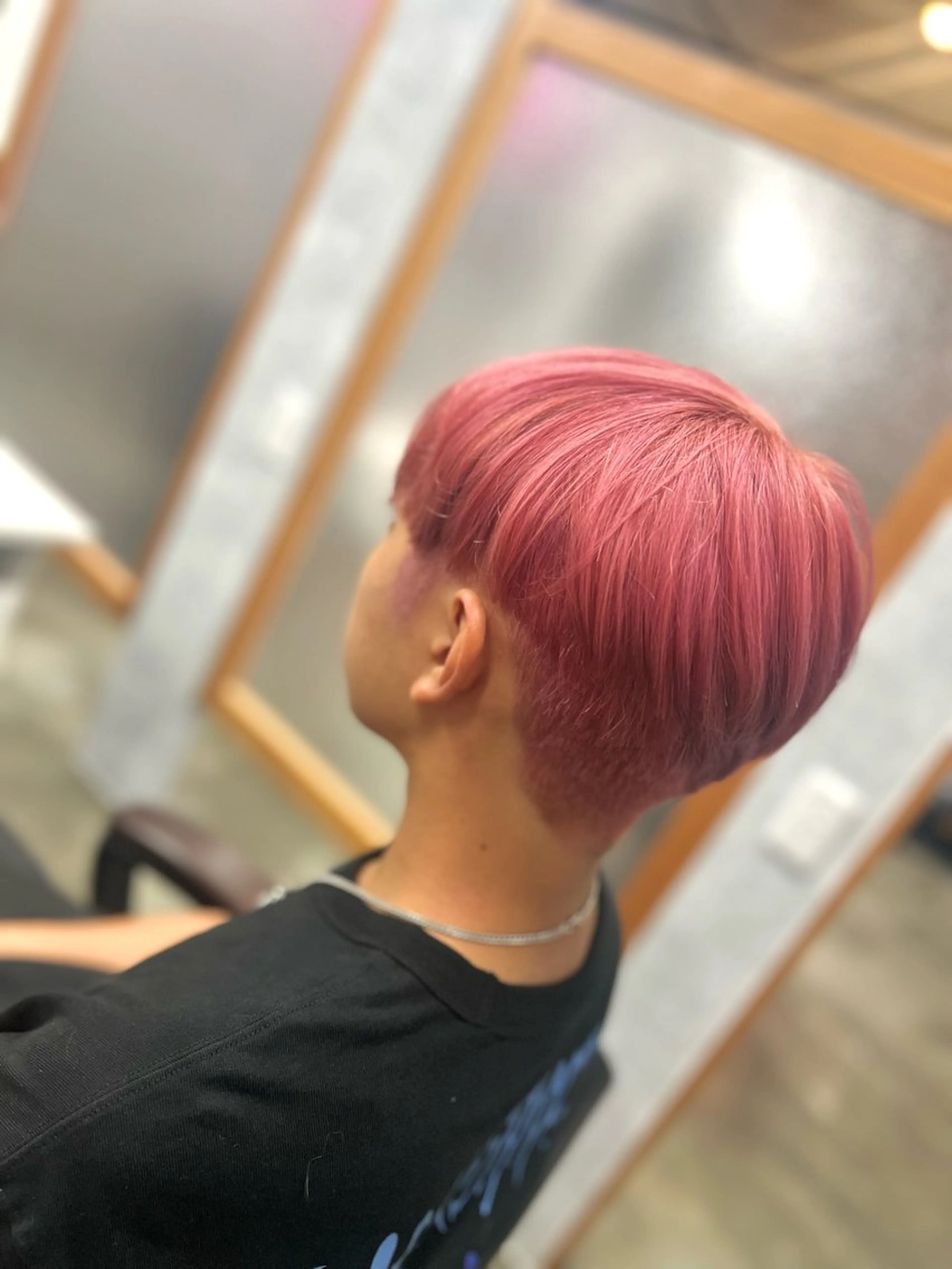 ショート カラー ベージュカラー ブリーチ ダブルカラー ピンクカラー ピンクベージュ カット ヘアカラー Style Tのヘアスタイル