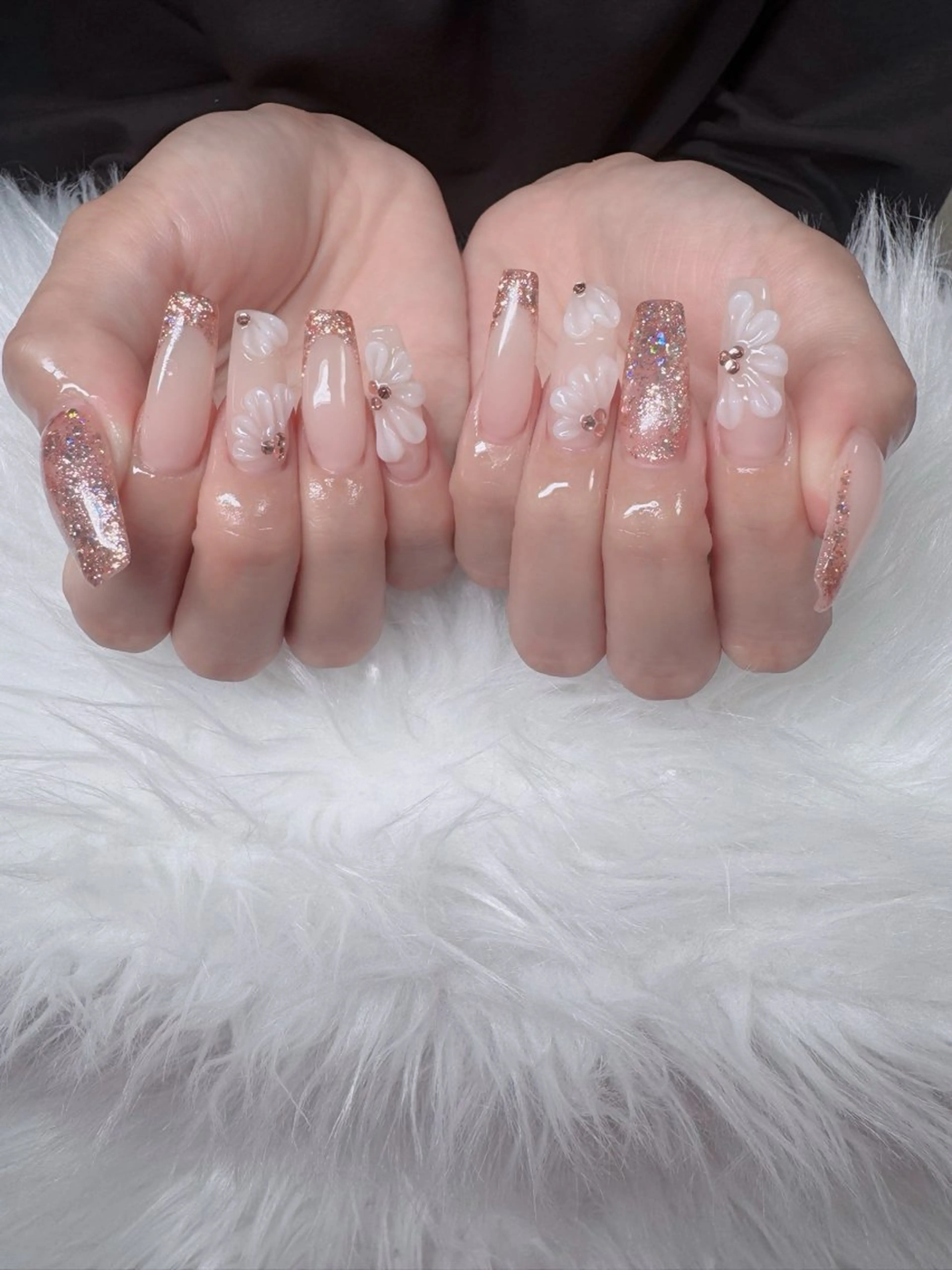 ネイル フレンチネイル ジェルネイル ガラスフレンチ ハロウィン ハート H.baby nail所属・H.baby Nail Salonのネイルデザイン