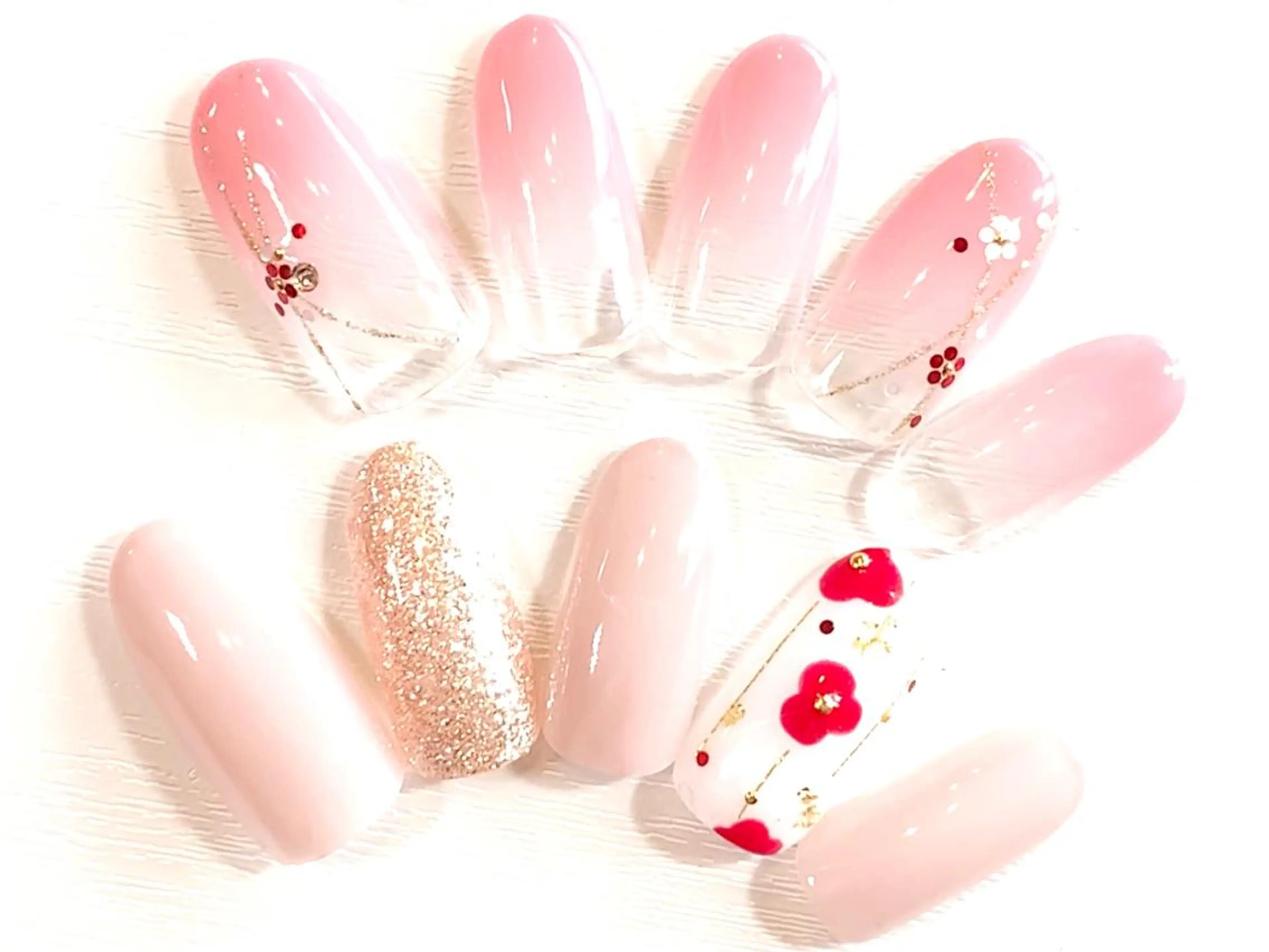 ネイル @.Freestyle 【フリースタイル】所属・根本 奈美のネイルデザイン