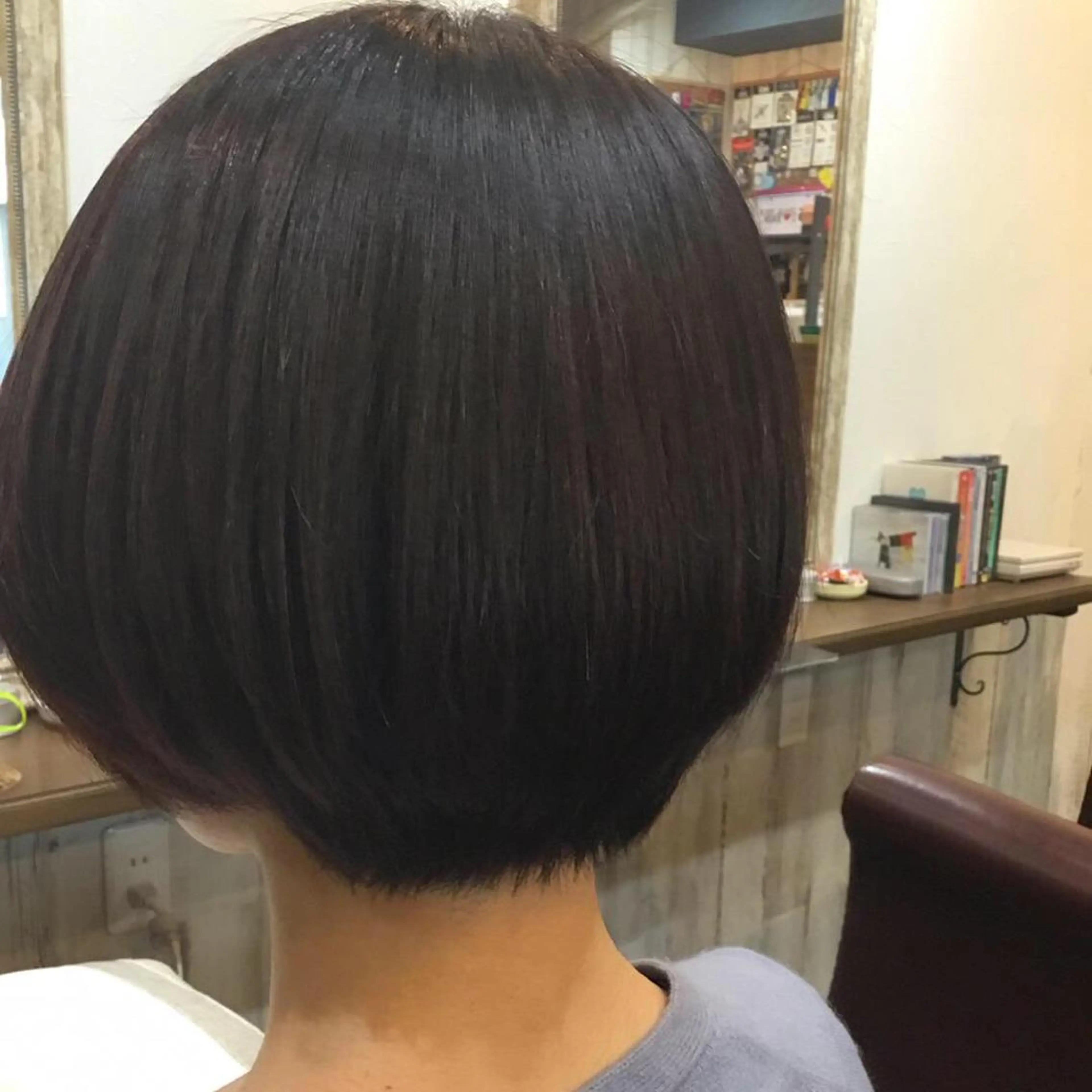 ショート カラー パーマ embrace エンブレイスのヘアスタイル