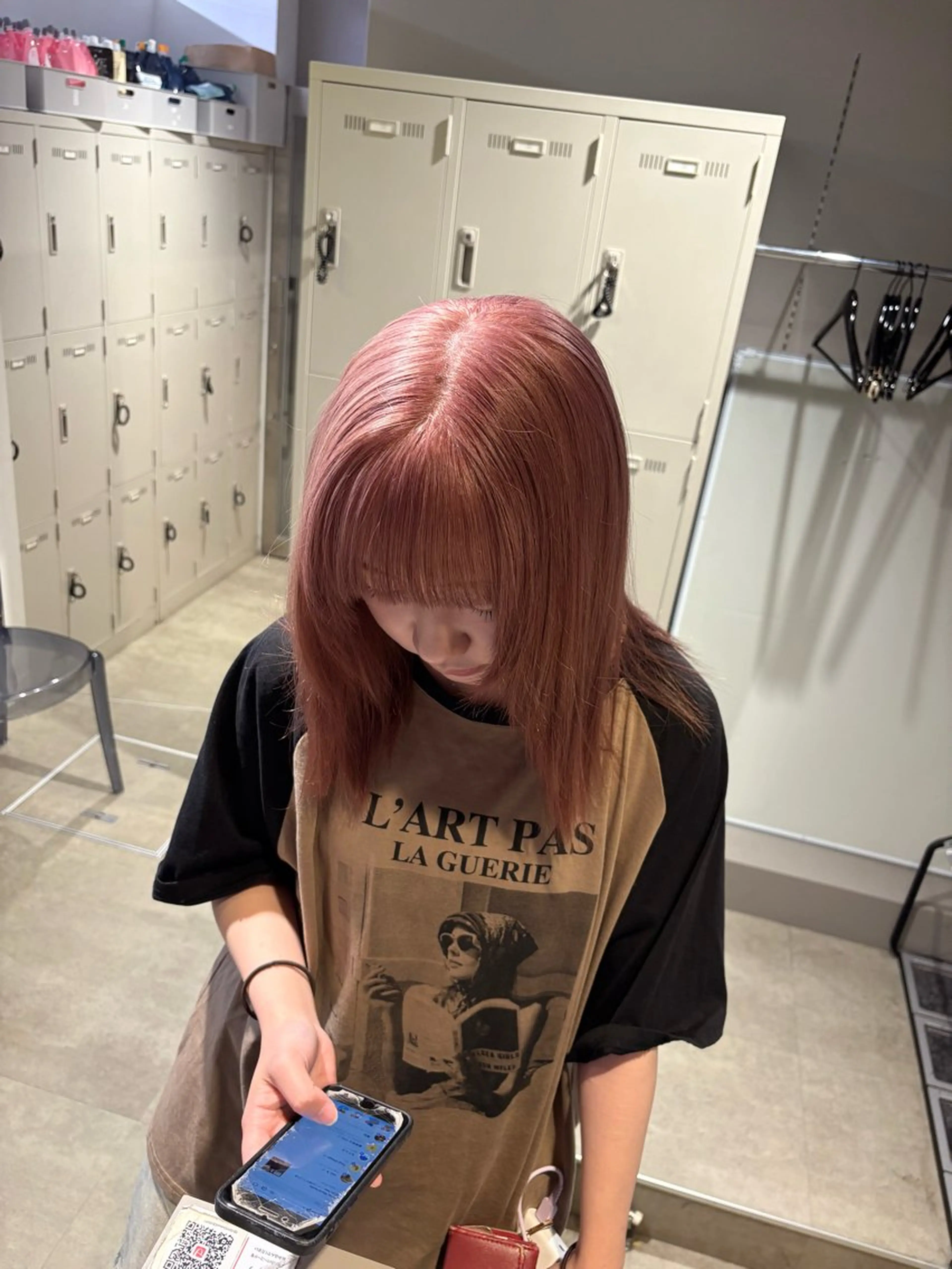 カラー ヘアカラー トリートメント ベージュ／ピンク【く すみカラー】レイヤーのヘアスタイル