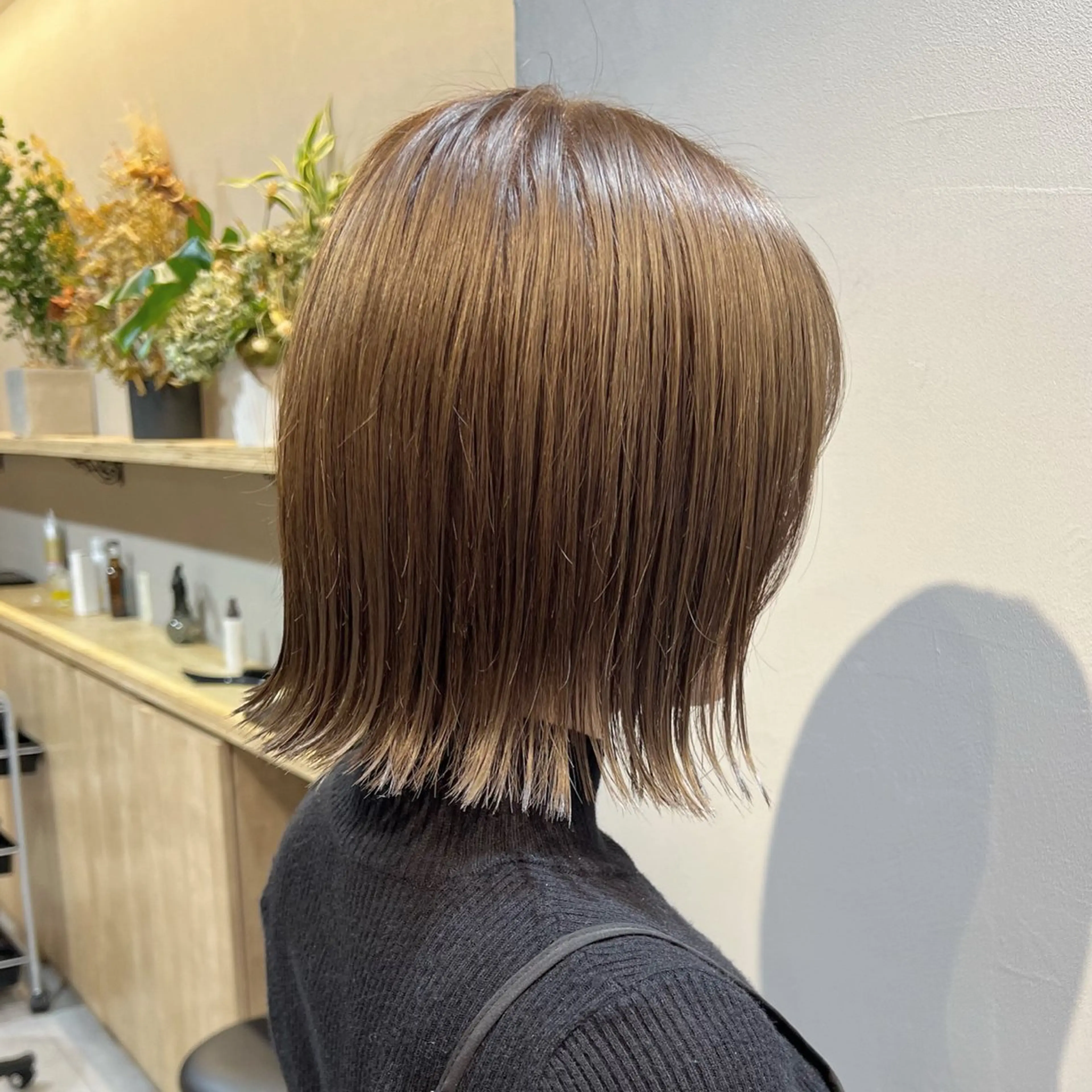 ショート カラー 切りっぱなしボブ ボブ カット ヘアカラー ioe 元町のヘアスタイル