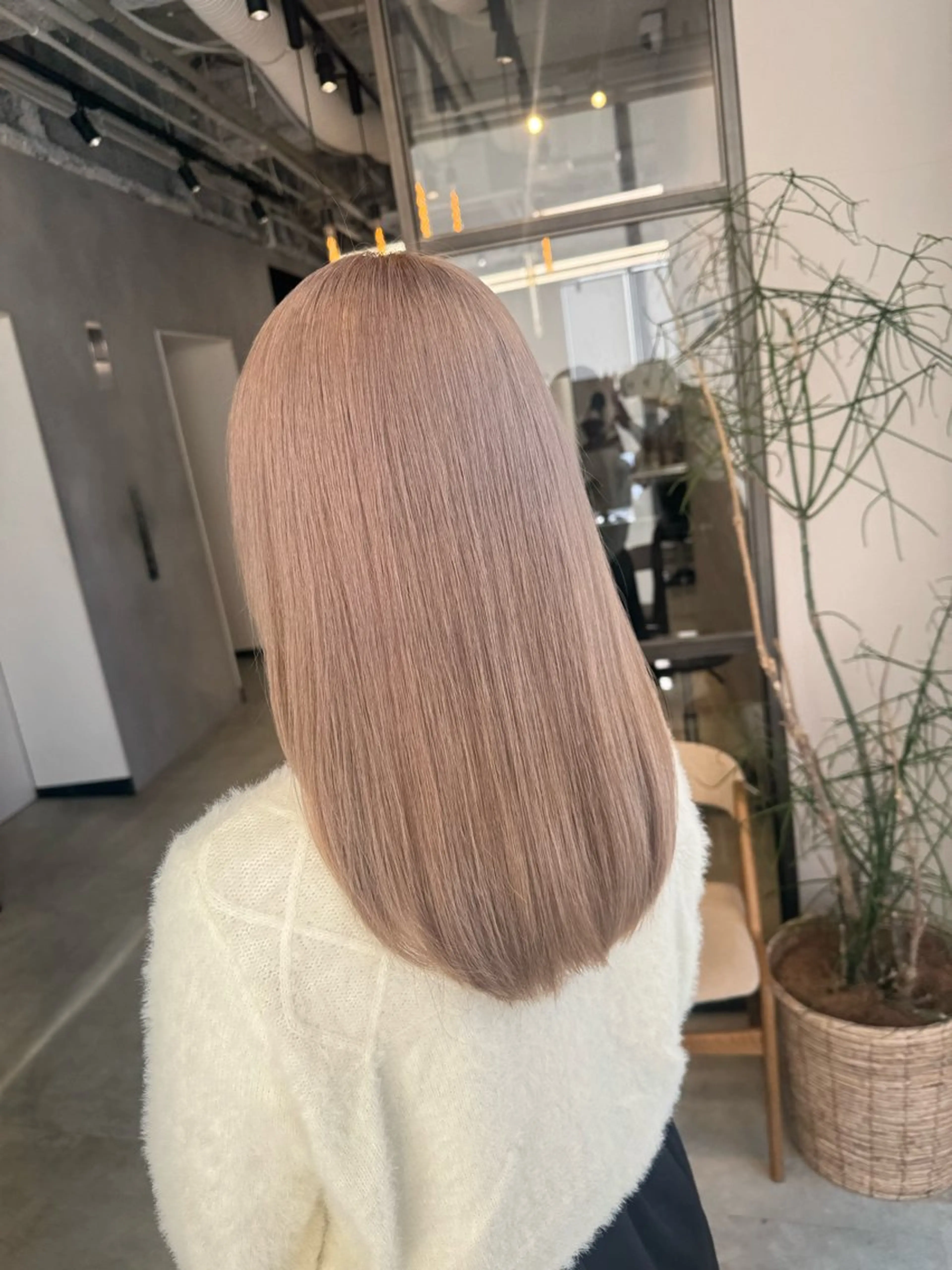 カラー ベージュカラー ブリーチ ホワイトベージュ カット ヘアカラー トリートメント 透明感カラー✨艶髪 制作🌱山根あゆみのヘアスタイル