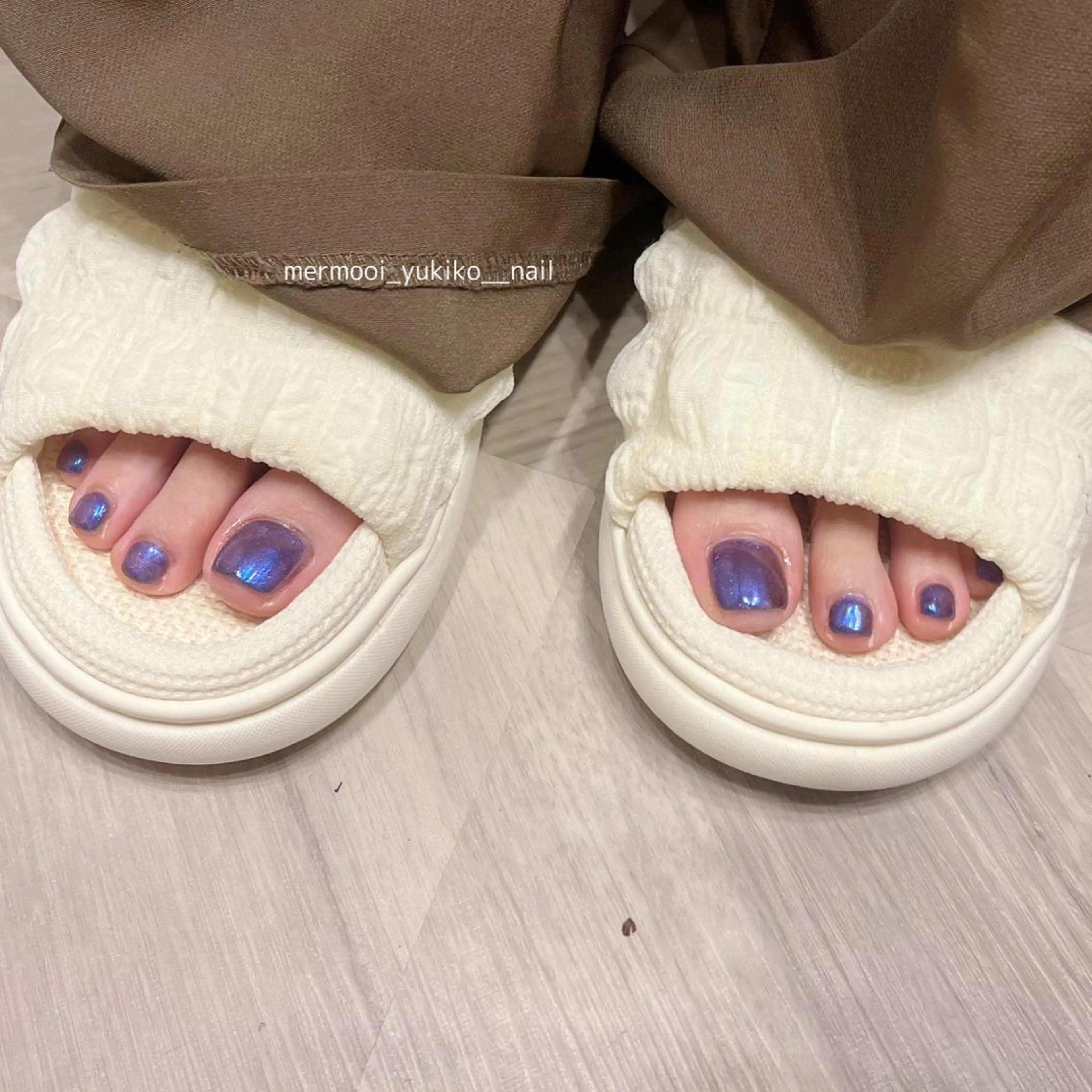 ネイル アートネイル ブルー フットネイル マグネットネイル ミラーネイル フットネイル mermooi nailのネイルデザイン