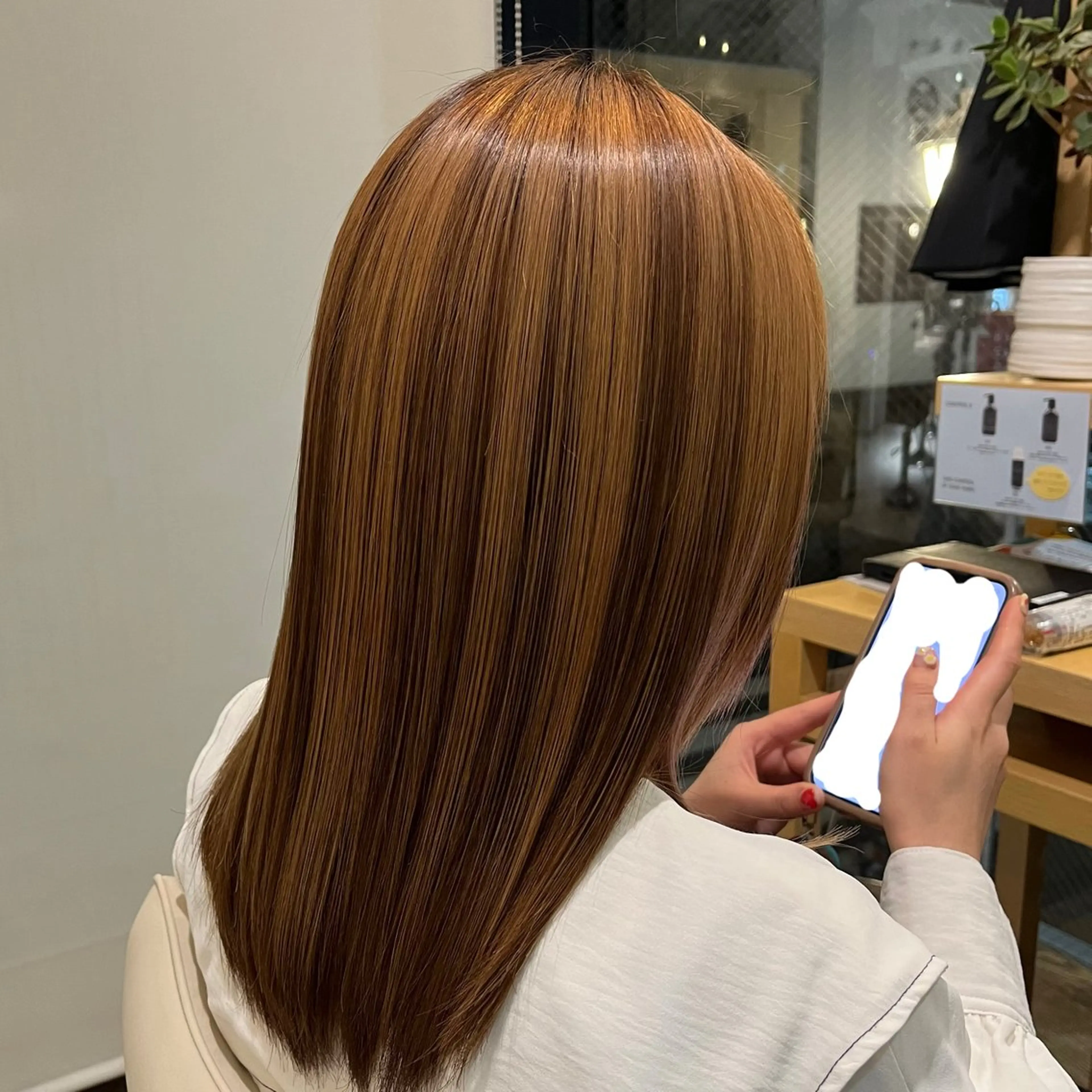 ロング ハイライト 髪質改善 縮毛矯正 トリートメント トリートメント 岩室 廣海のヘアスタイル