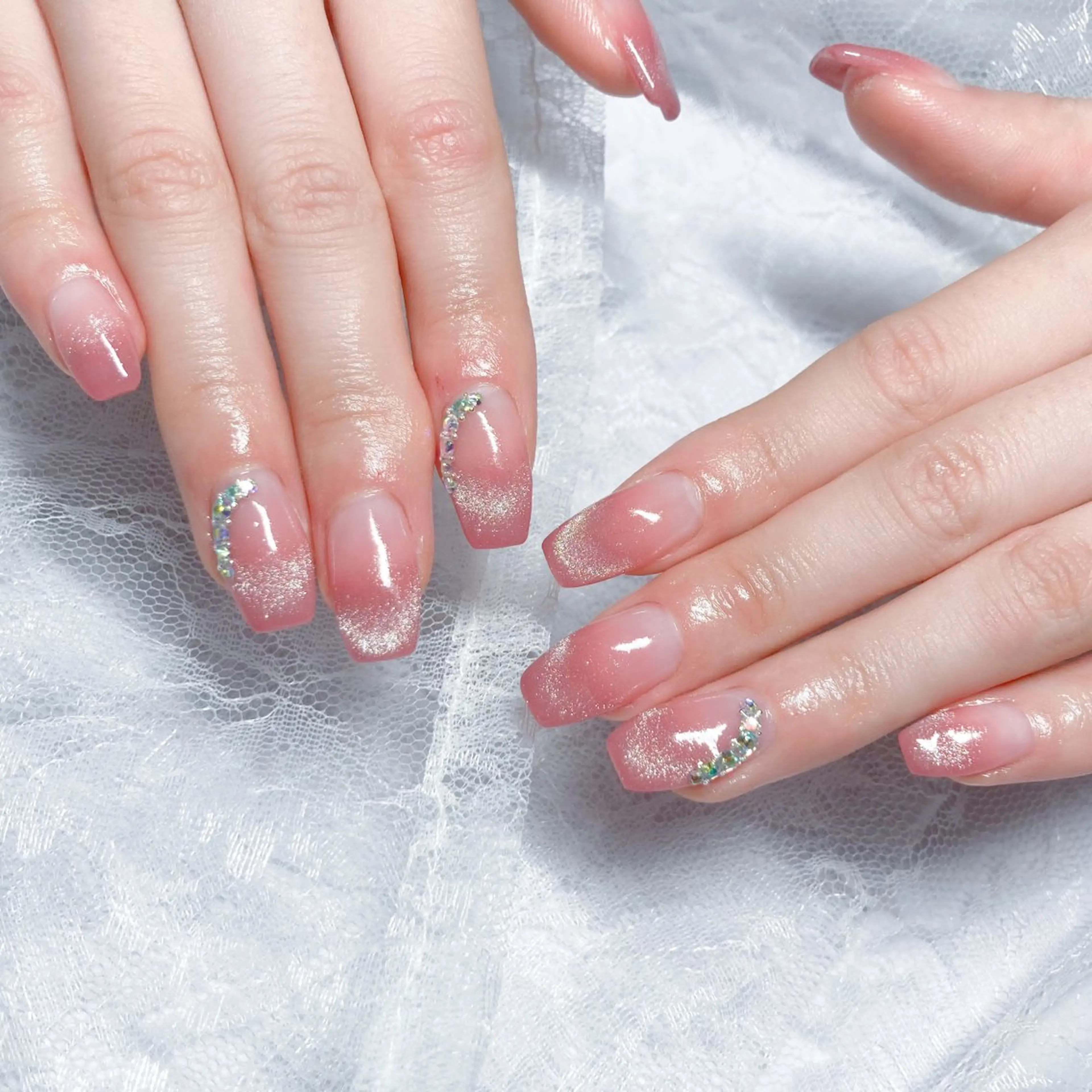 ネイル 長さ出し グラデーション キラキラネイル マグネットネイル 持ち込み ハンドネイル Terrace＋所属・Terrace＋ Nailのネイルデザイン