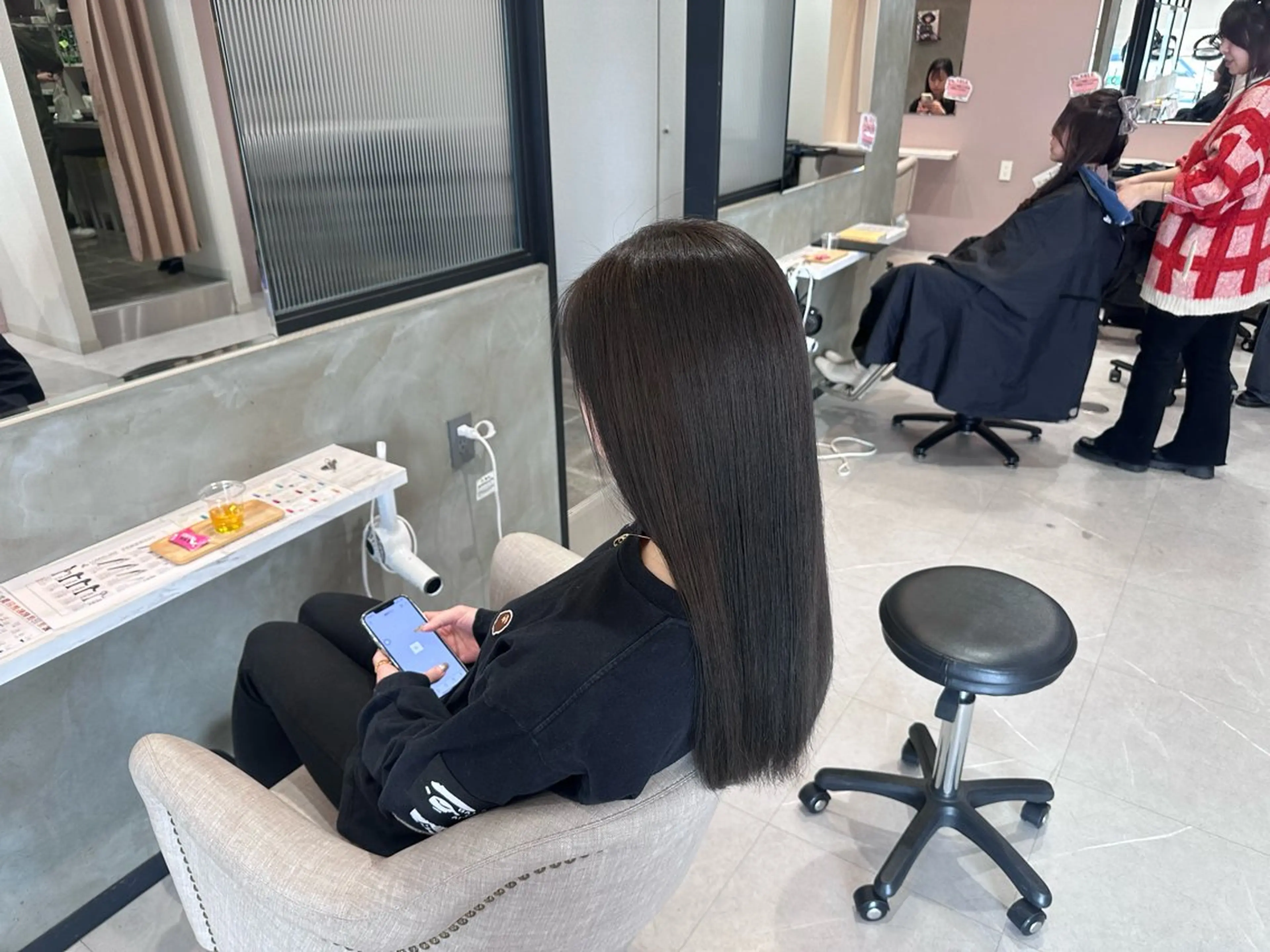 ロング VOGUE 大曽根所属・🩵似合わせカット 艶カラーこなつ💛のヘアスタイル
