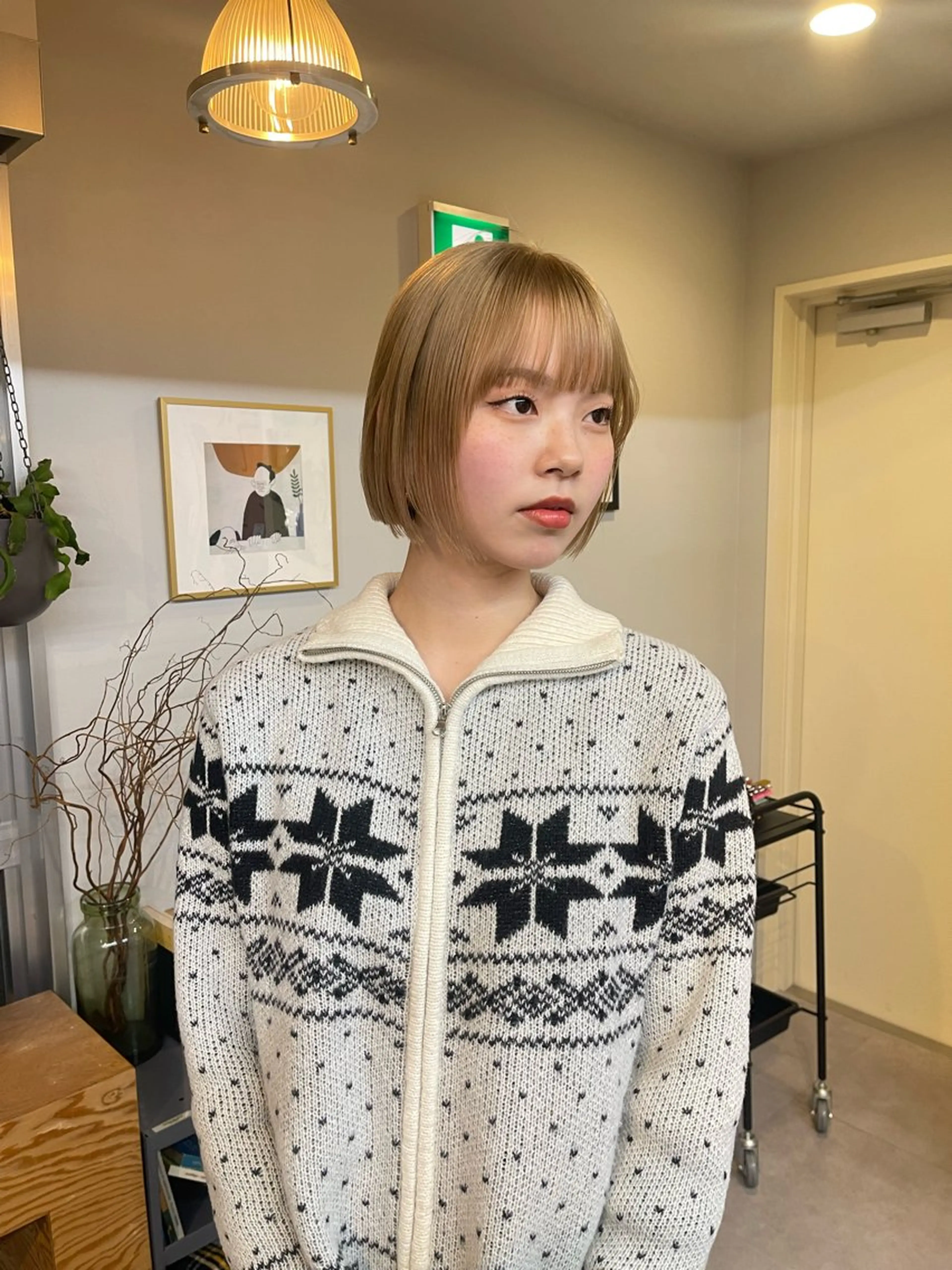 ショート カラー ベージュカラー ブリーチ ブロンド ブロンドベージュ カット ヘアカラー トリートメント ✅ボブ/パーマ/ 表参道/KENTA✅のヘアスタイル