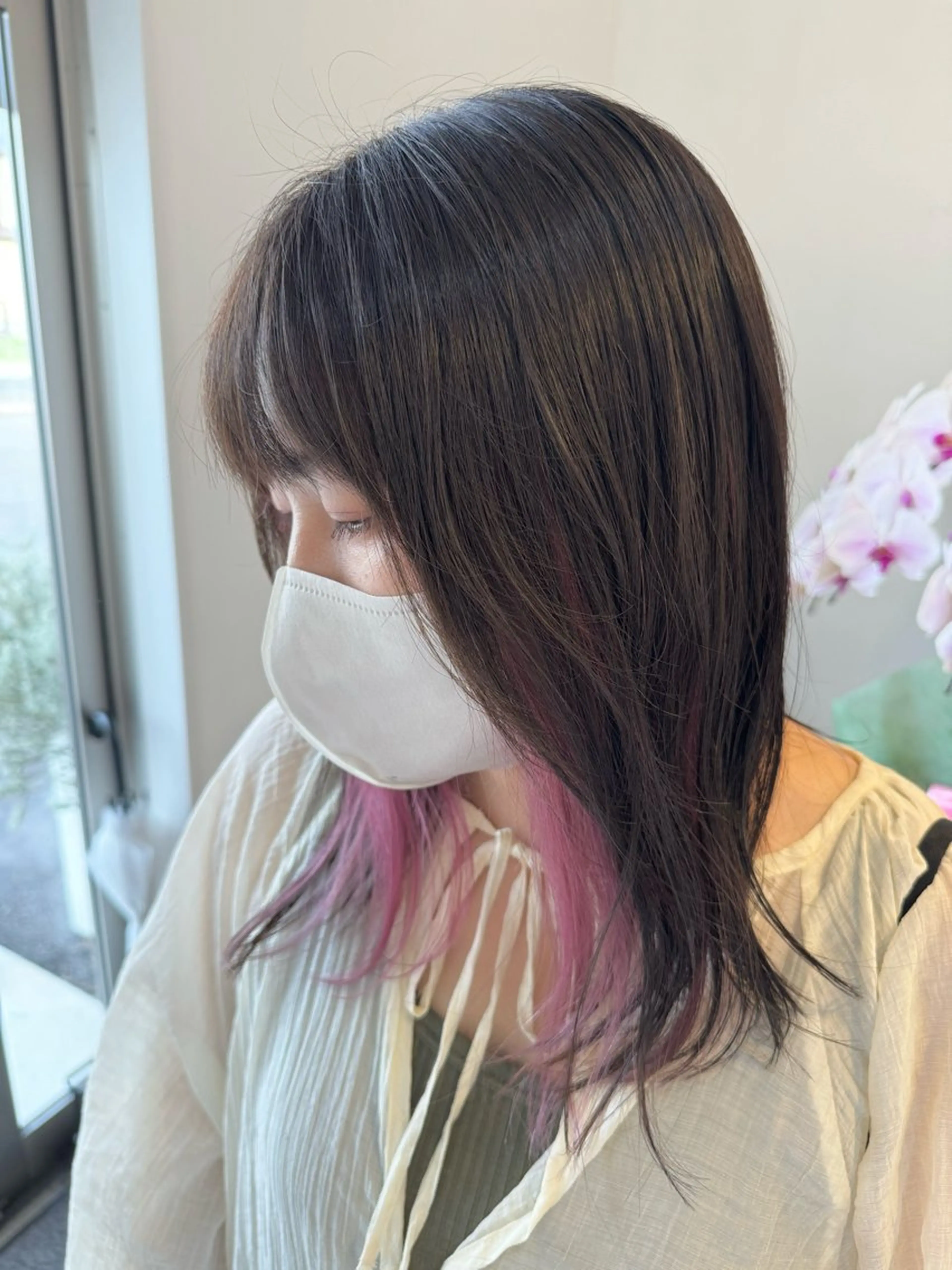 ミディアム カラー インナーカラー ピンクカラー un【アン】所属・【un】 MANAのヘアスタイル