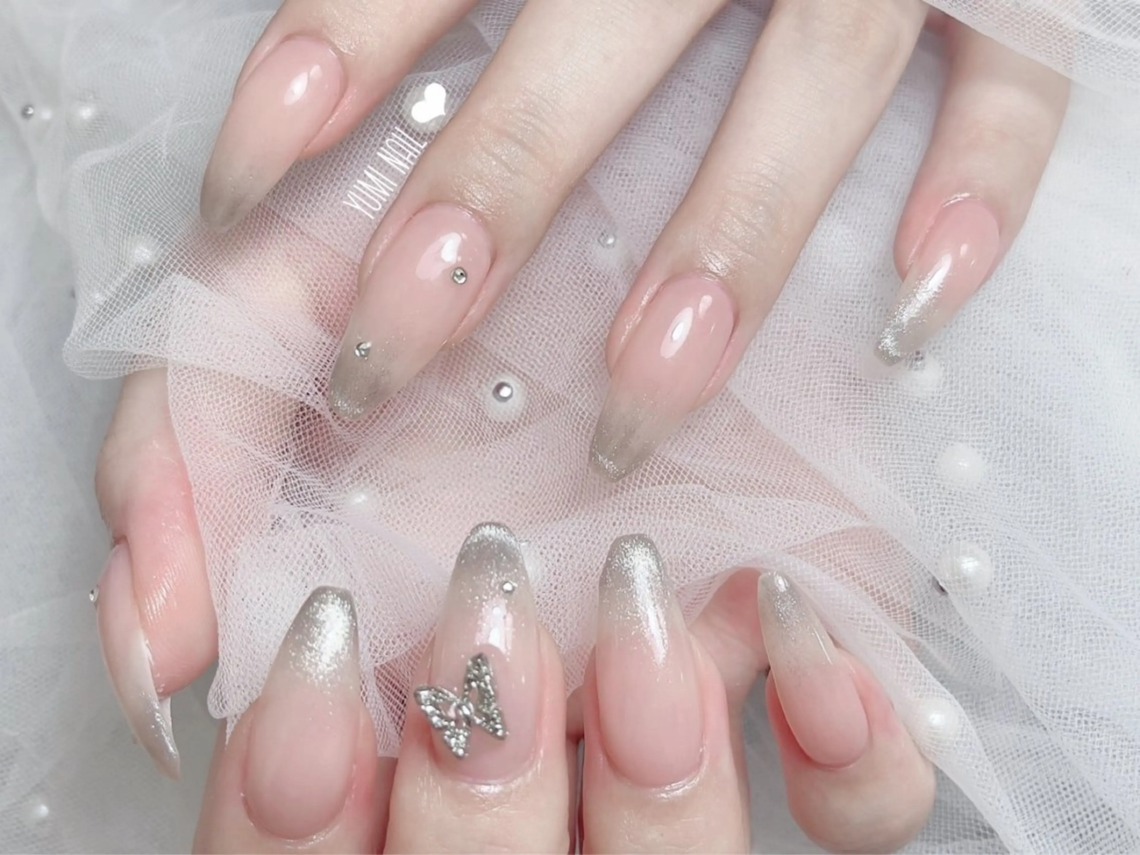 ネイル ユリちゃん🎀 デザイン長さ出し専門のネイルデザイン
