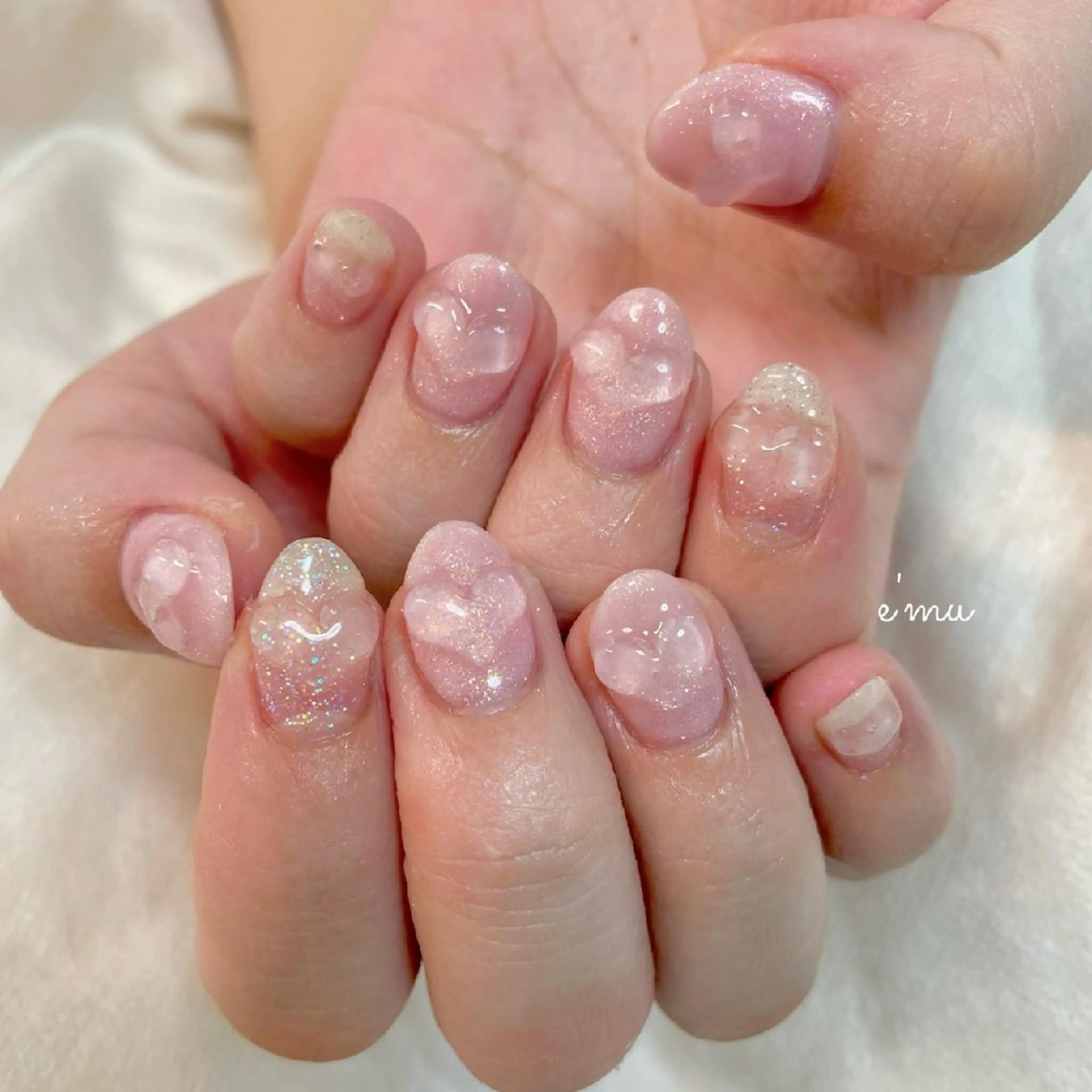 ネイル ハート キラキラネイル ピンク ぷっくりネイル nail salon e'mu💐のネイルデザイン