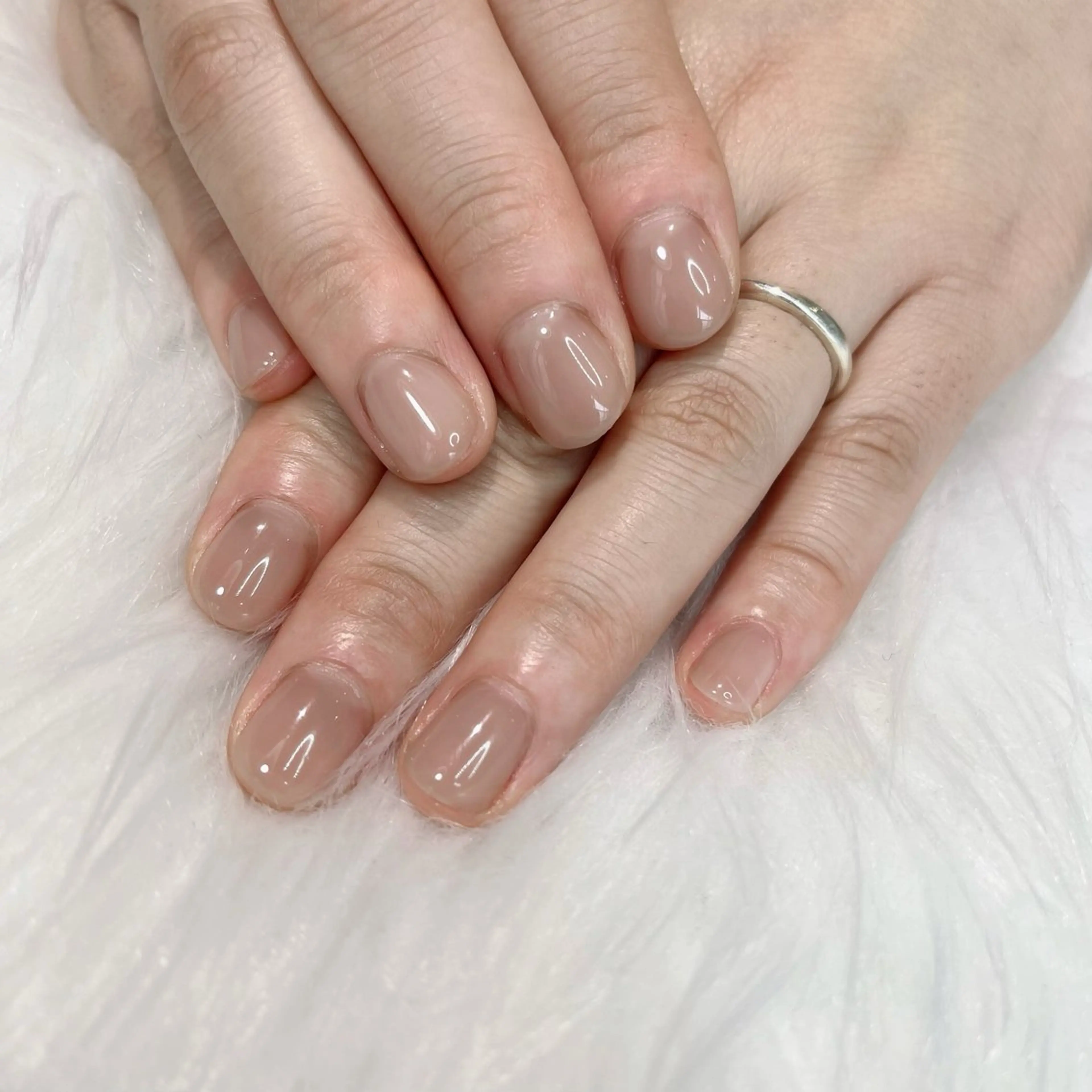 カラー グレージュ ハンドネイル Mellow所属・Mellow Nailのネイルデザイン