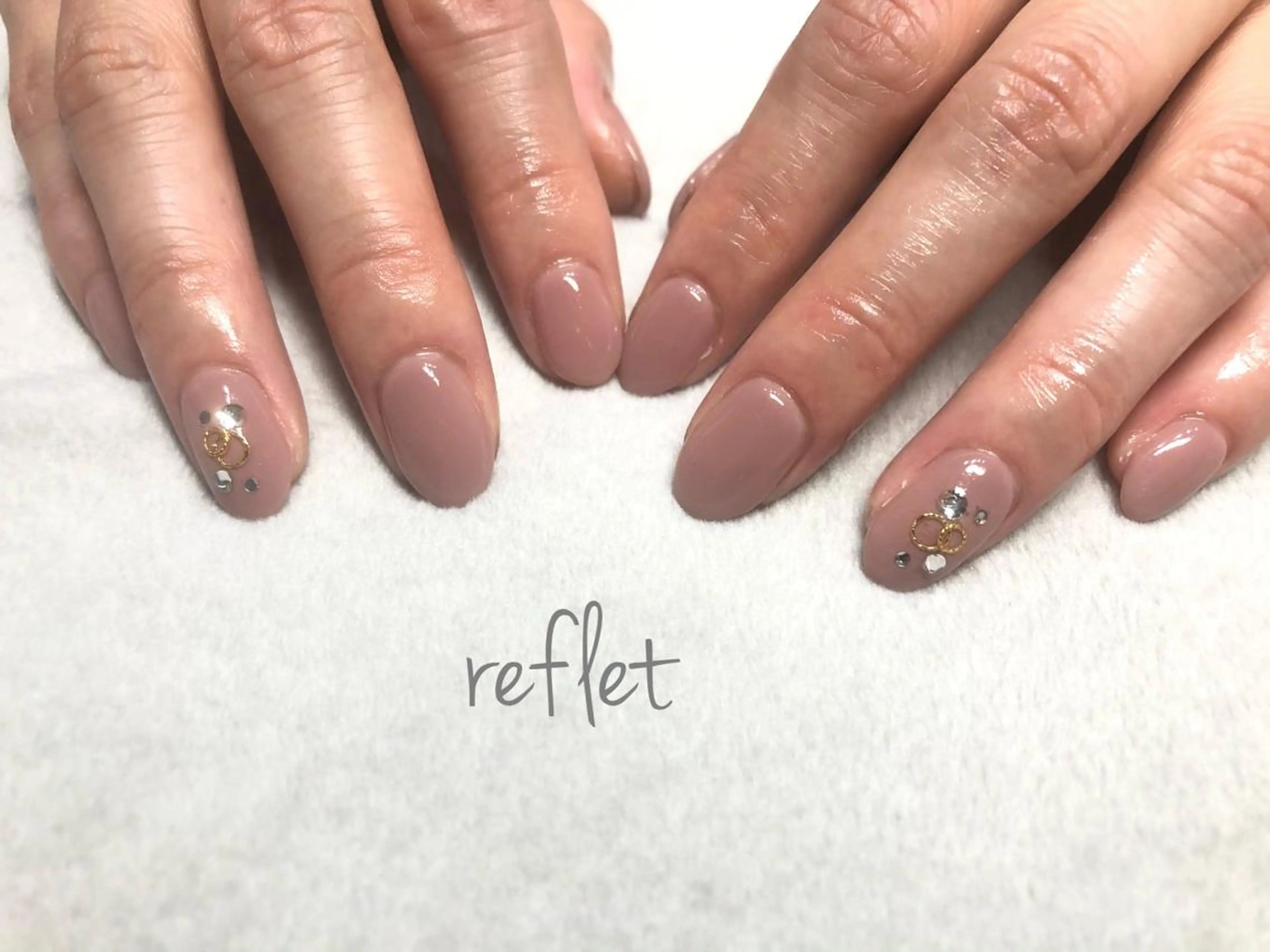 ショート ネイル ストーンネイル ハンドネイル reflet nailのネイルデザイン
