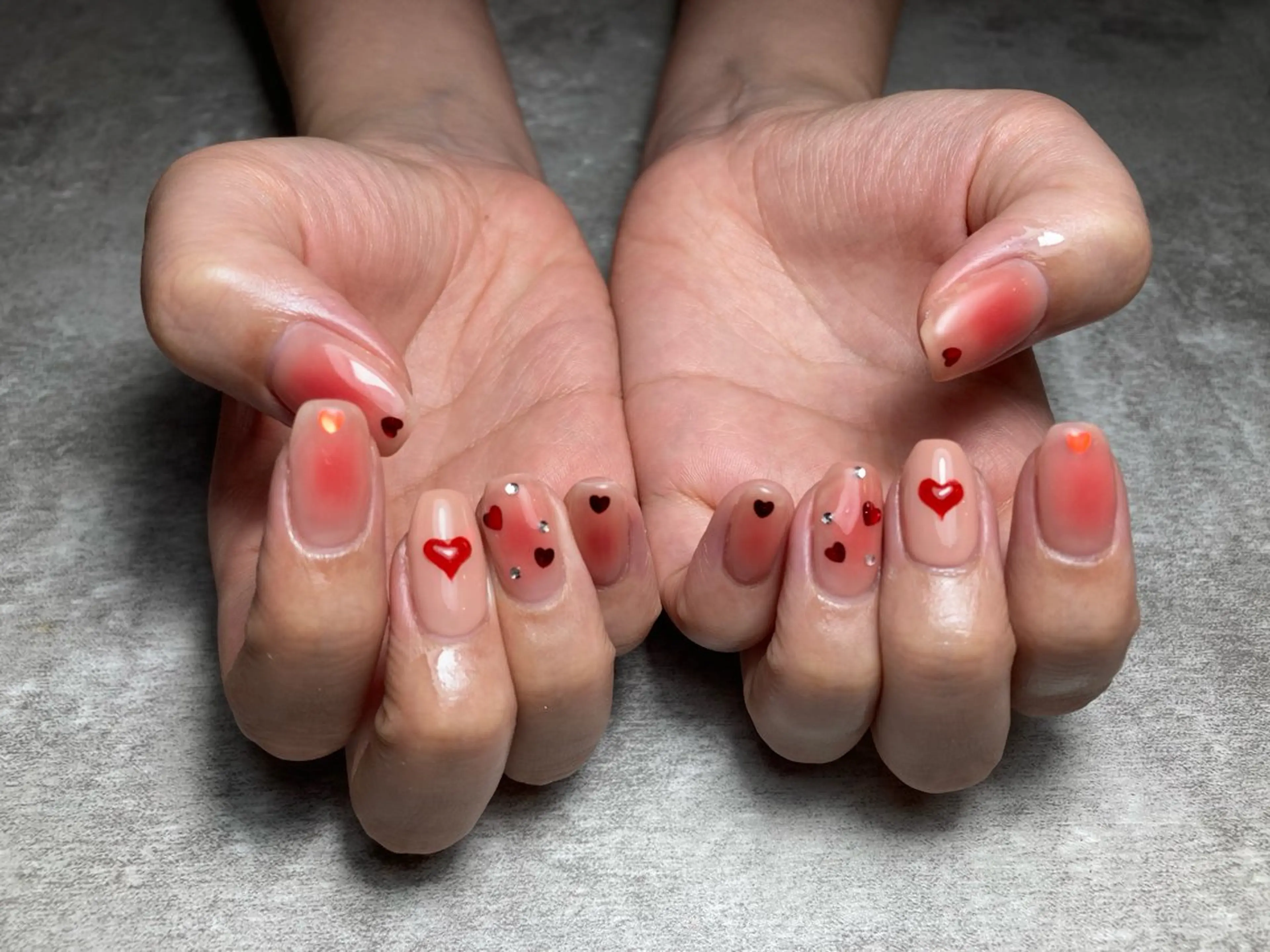 ネイル チークネイル NAIL'S MODAのネイルデザイン