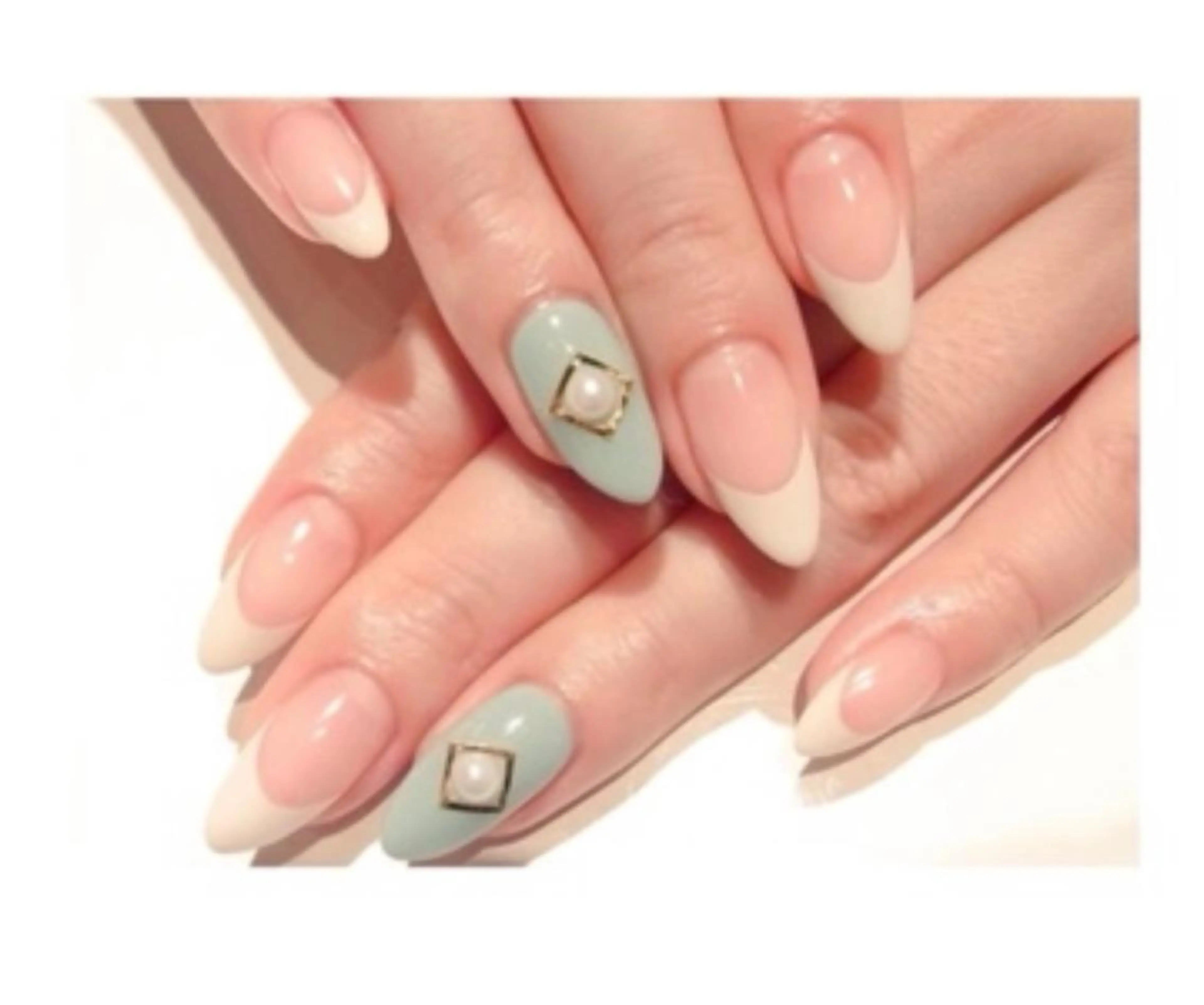 ネイル フレンチネイル ハンドネイル M nail 個人サロン𓆉♥︎のネイルデザイン