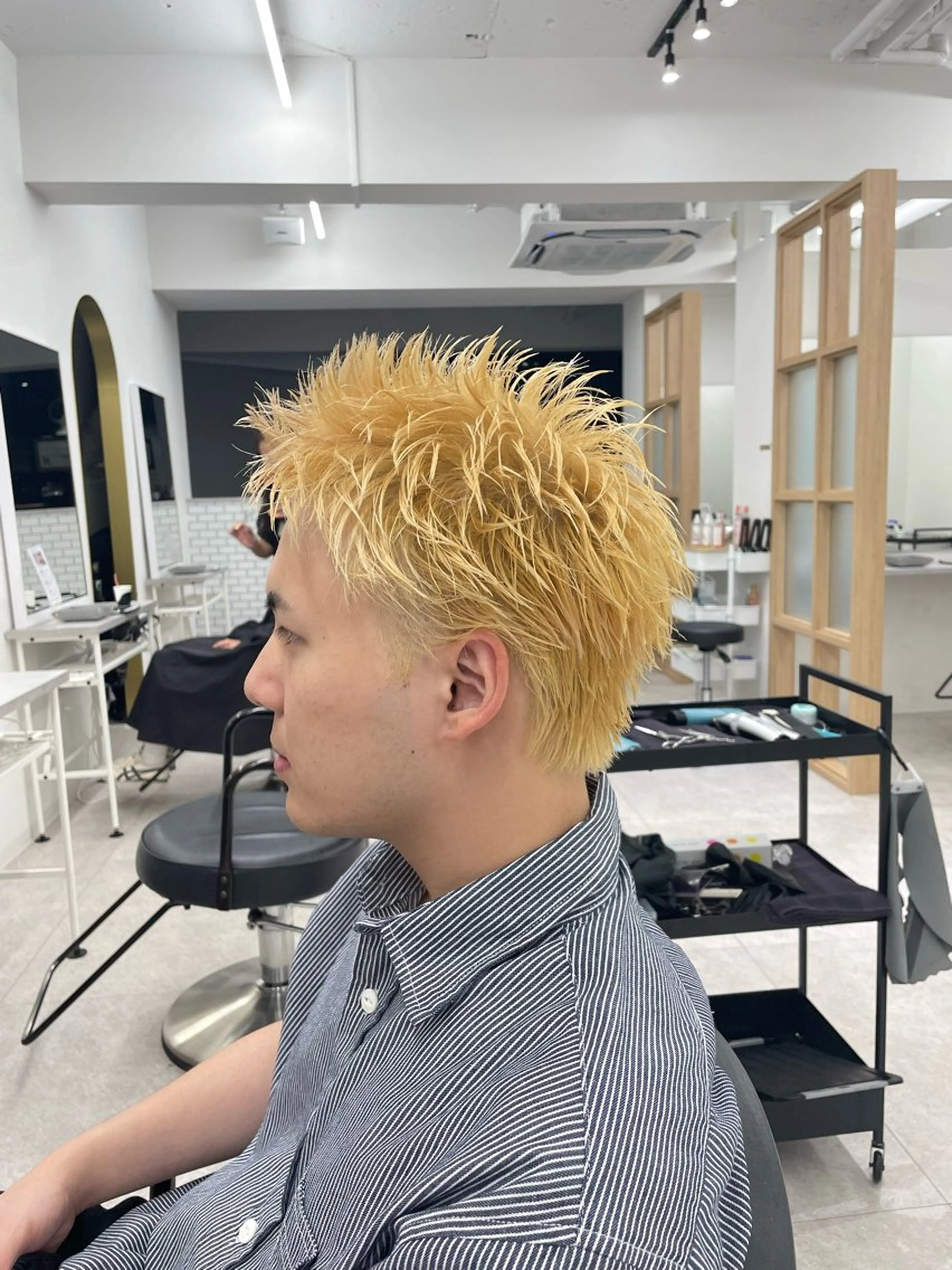 ショート カラー メンズ メンズブリーチ スパイキーショート ブリーチ 抜きっぱなしブロンド ショートヘア カット ヘアカラー ヘアセット メンズ特化 /KAKERUのヘアスタイル