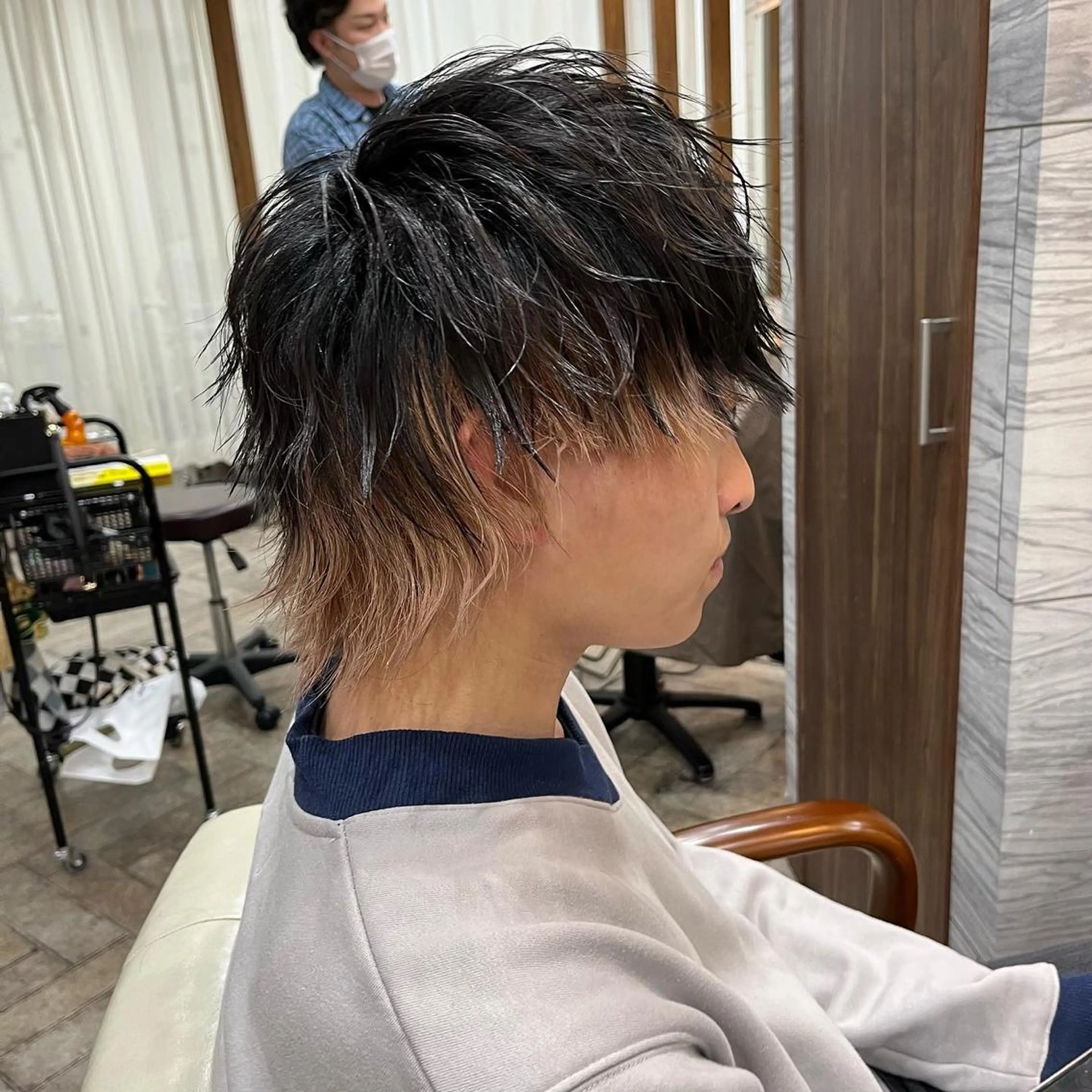 ミディアム カラー メンズ メンズインナーカラー メンズウルフカット インナーカラー ウルフカット カット ヘアカラー トリートメント ヘアセット グランルシア所属・梅田茶屋町メンズ N o.1 榊のヘアスタイル