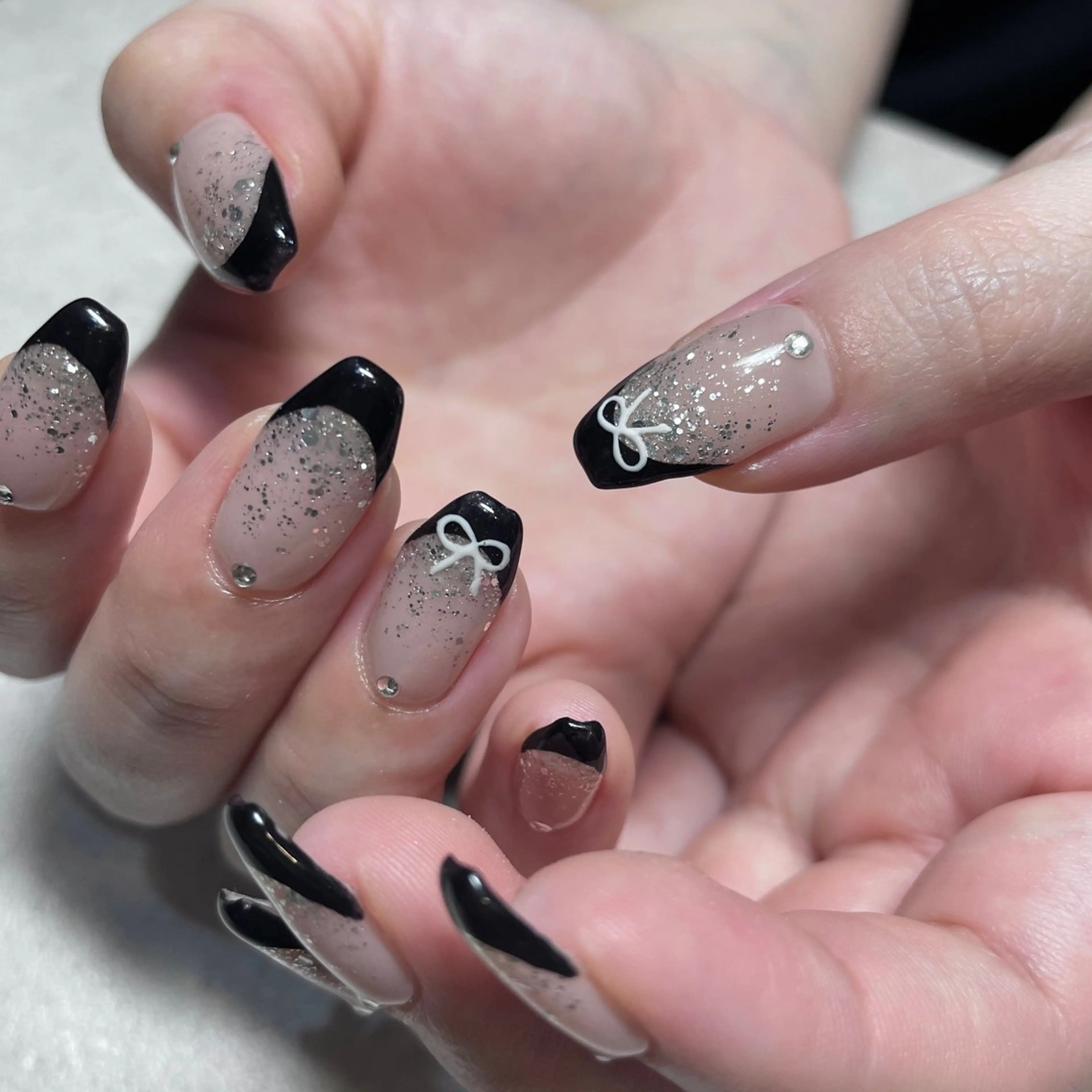 ネイル フレンチネイル キラキラネイル ラメ(グリッター) ラメグラデーション ロングネイル ハンドネイル acs.n所属・ネイル,耳つぼ 風間すみれのその他イメージ