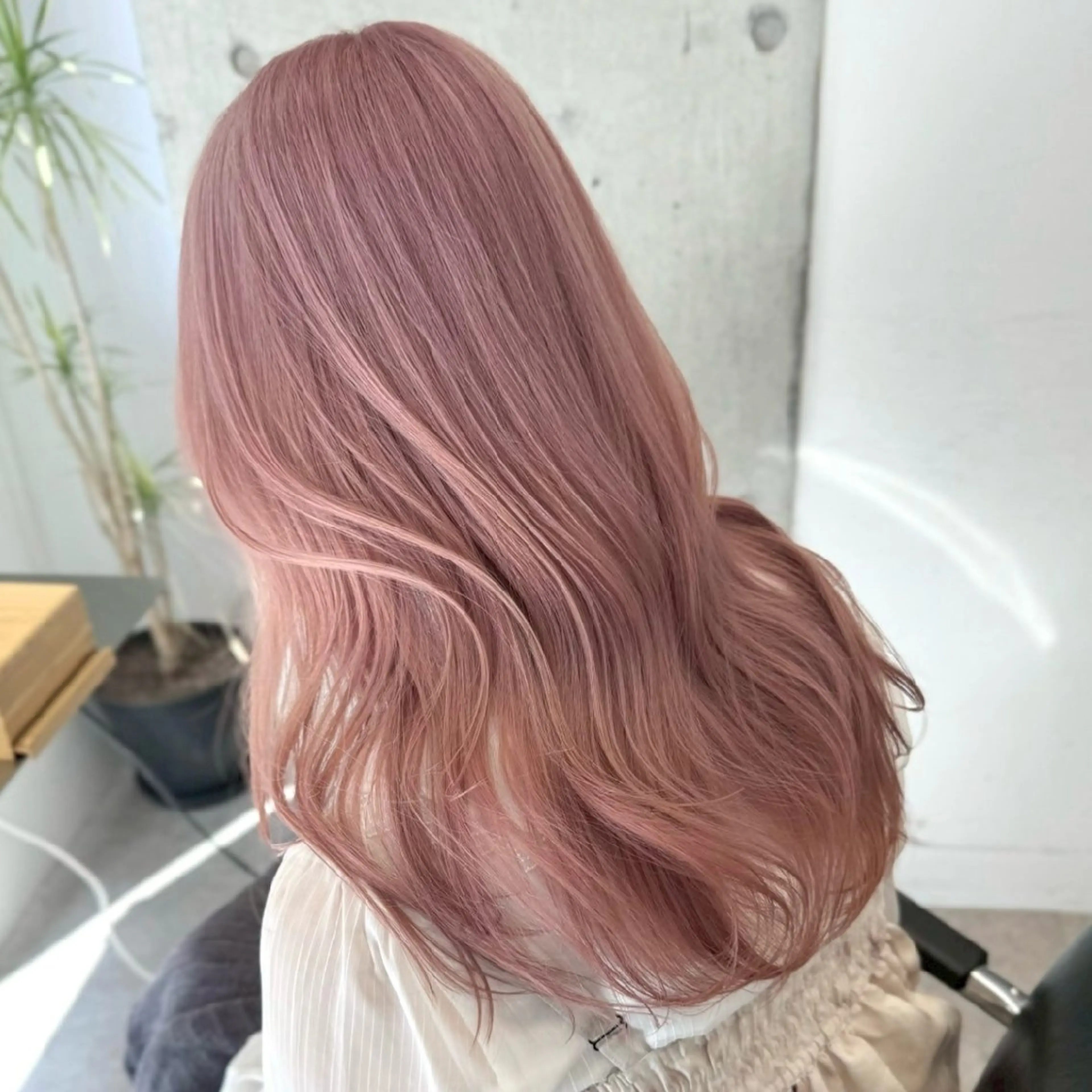 セミロング カラー 🫧 ブリーチカラー / ナナ🫧のヘアスタイル