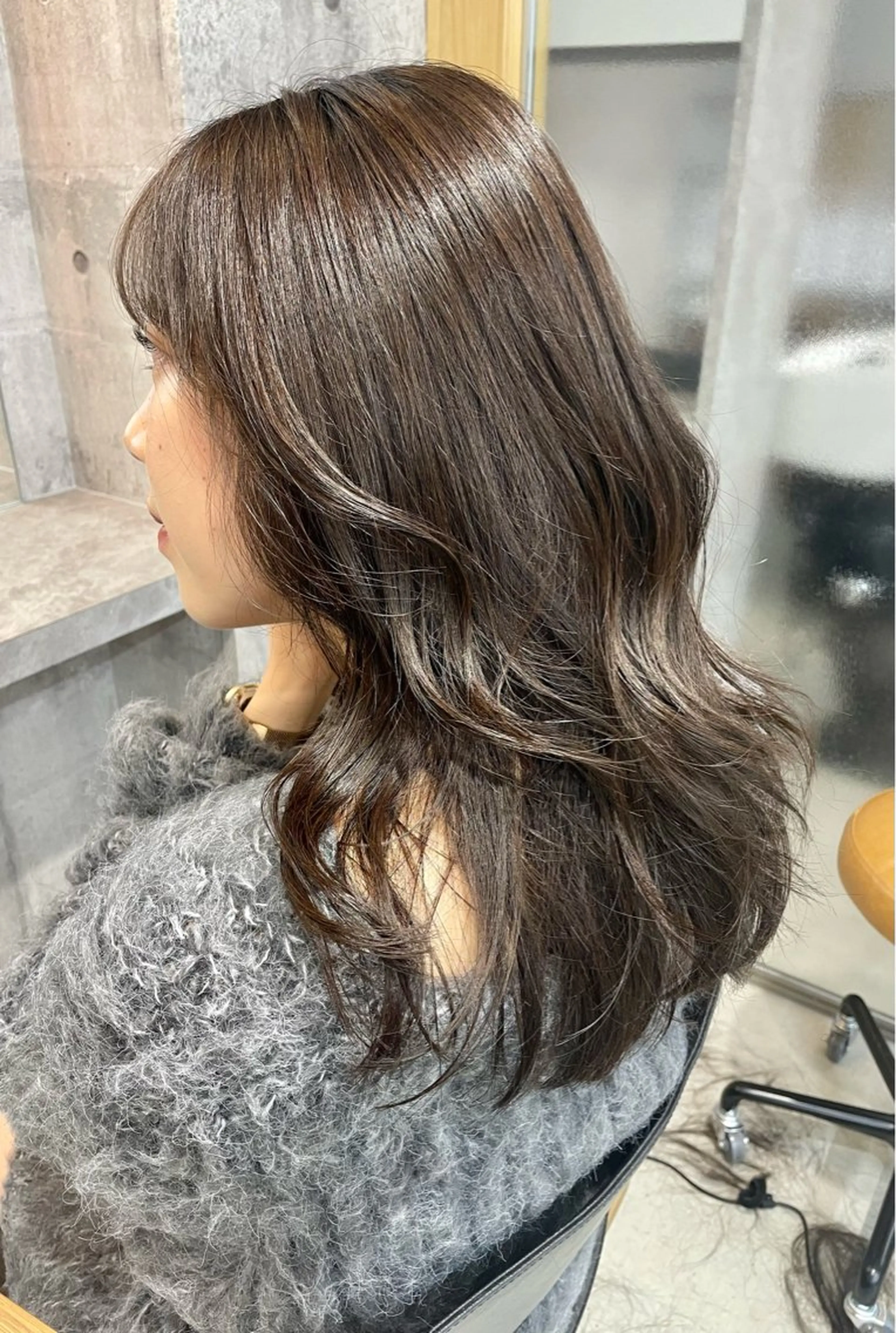 セミロング カラー ブラウンカラー 錦 茉李のヘアスタイル