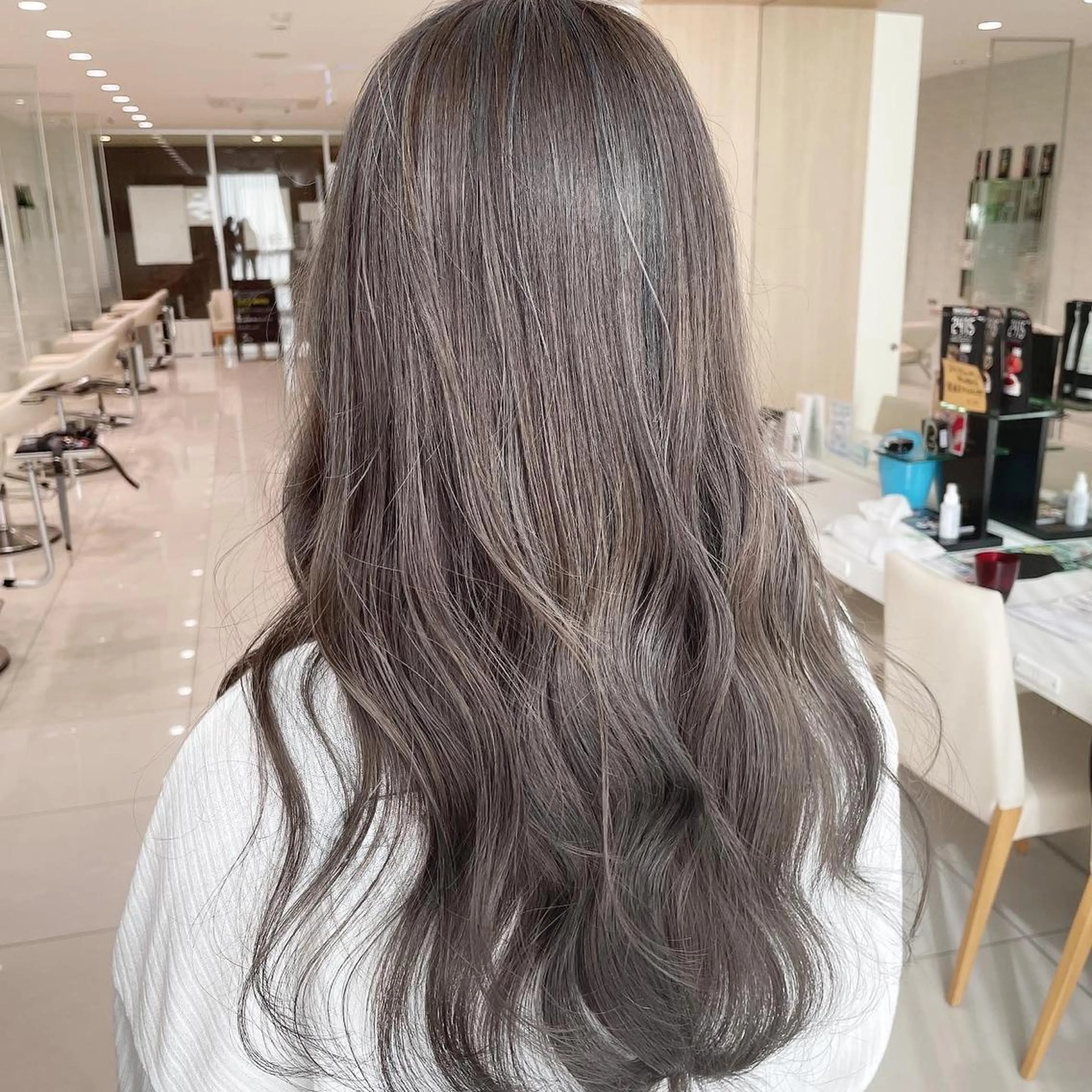 ロング カラー ご新規様限定クーポン あります　桂口　烈闘のヘアスタイル
