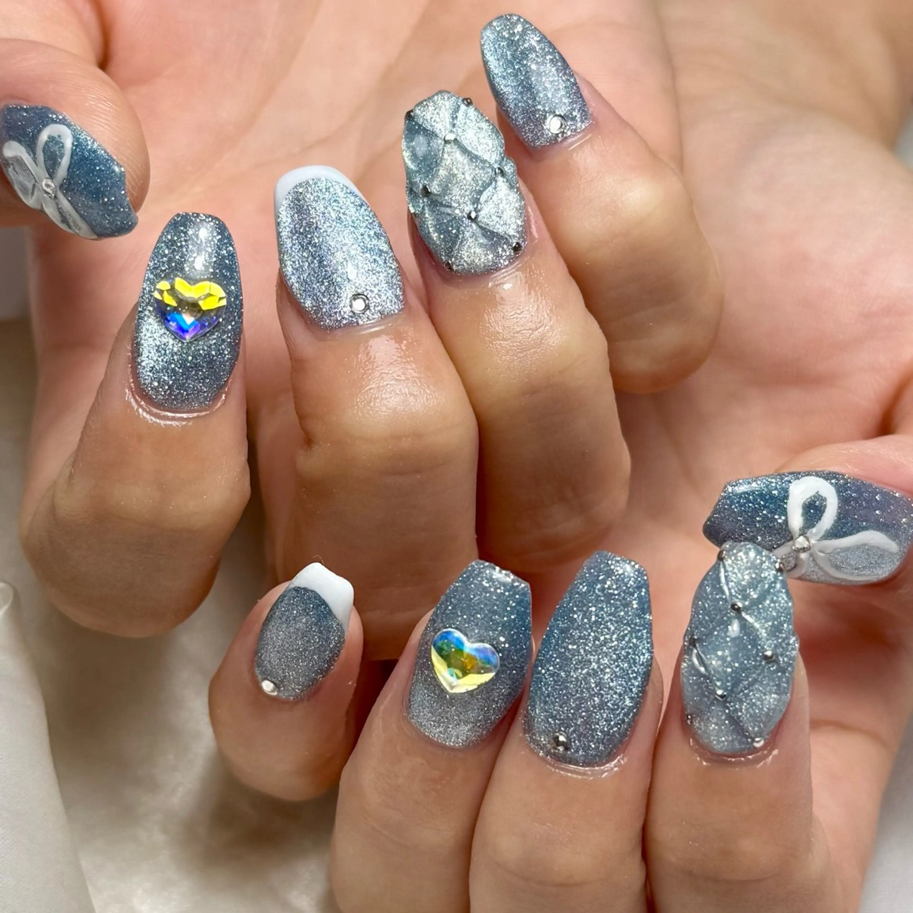 ネイル フラッシュネイル フラッシュマグ ガーリー キラキラネイル リボン ハンドネイル Ray nail natsu🎀のネイルデザイン