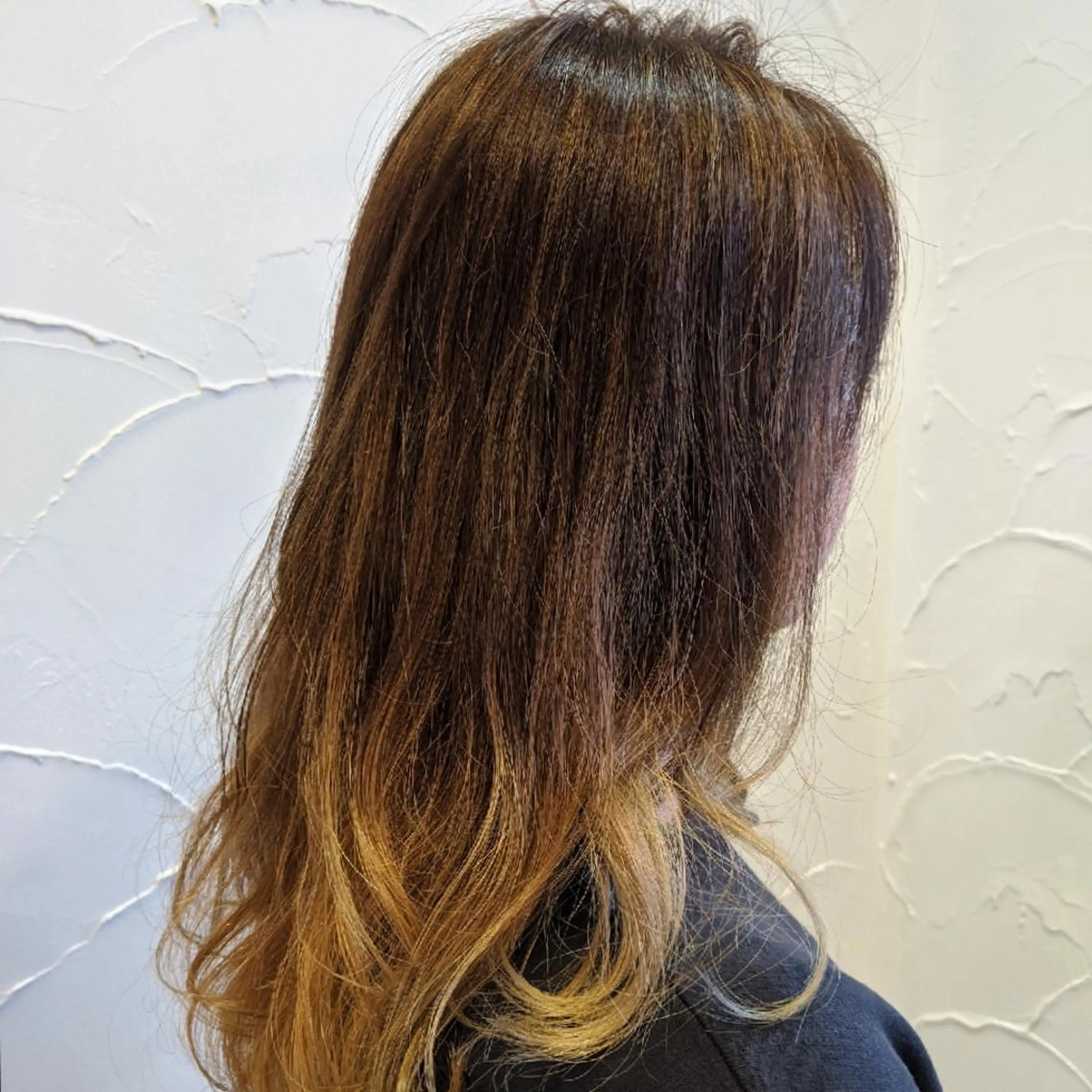 ロング ヘアカラー トリートメント 髪質改善アンブリーチ 店長みやけななのヘアスタイル