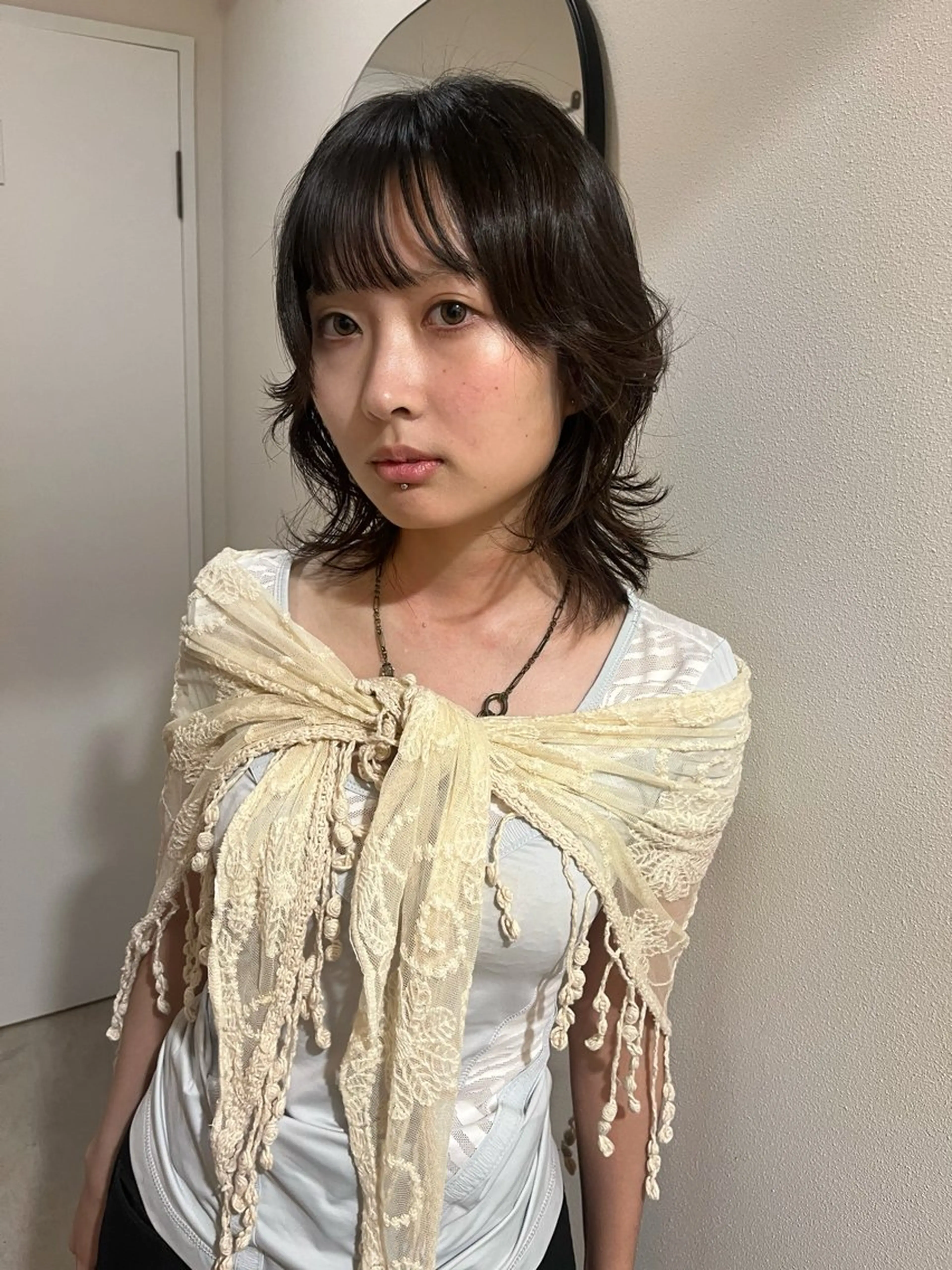 ミディアム パーマ ミディアムパーマ レイヤーカット ウルフカット ニュアンスパーマ pu+on. nailworks所属・fuyumi / ニュアンスネイルのネイルデザイン