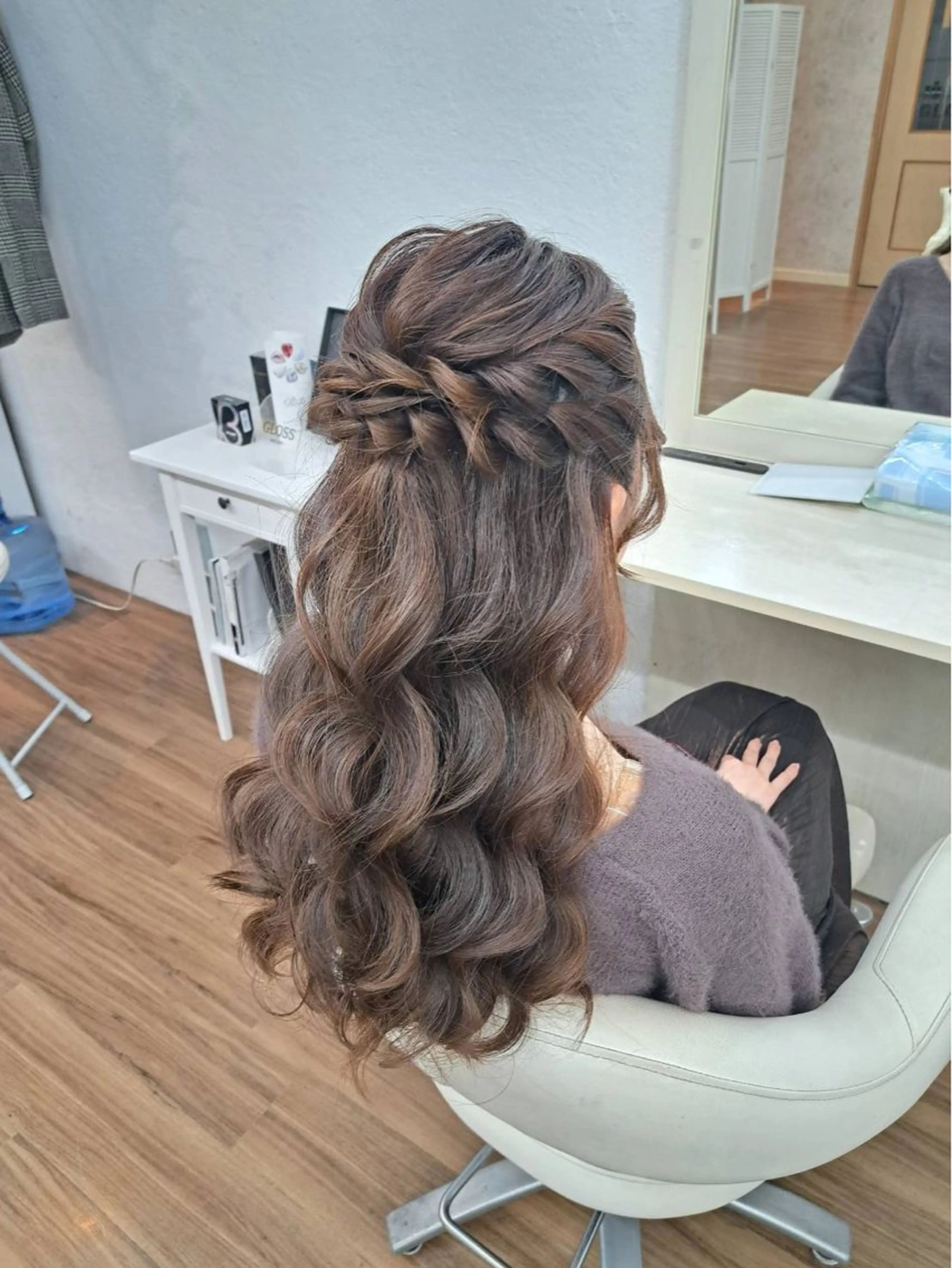 ロング ヘアアレンジ ハーフアップ ヘアセット GLOSS 心斎橋 山上のヘアスタイル